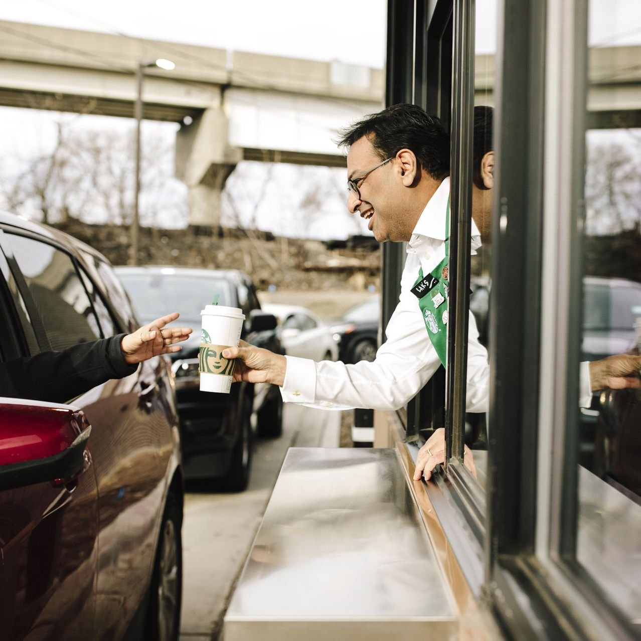 Starbucks CEO Makes Coffee, Midwestern Business News, and a Deutsche Bank Song