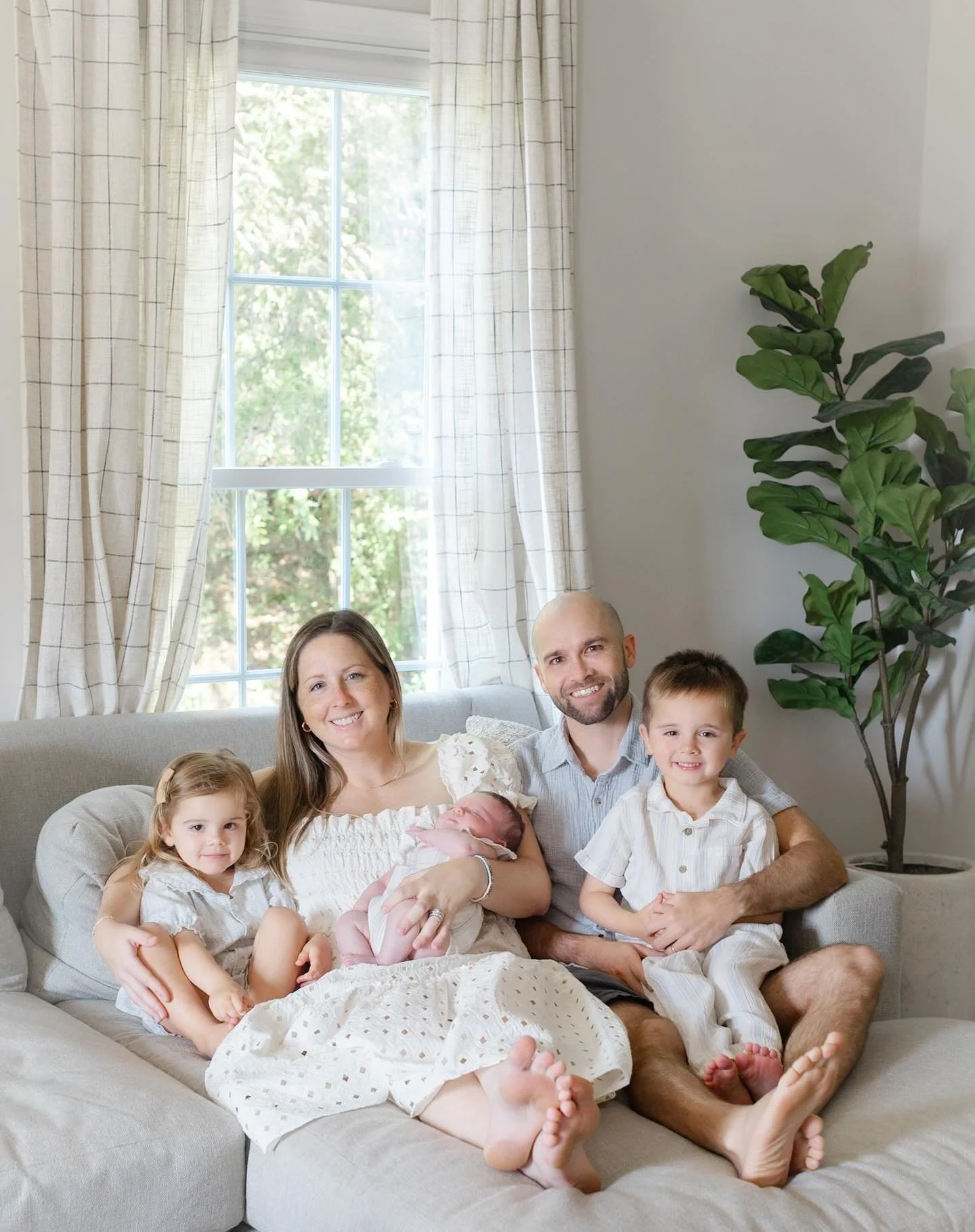 Sweet Sloane makes five. 🤍 
.
.
.
.
.
.
.
#njphotographer #njfamilyphotographer #njnewbornphotographer #njlifestylephotographer #newbornphotography #montclairphotographer #montclairfamilyphotographer #montclairnewbornphotographer #veronaphotographer