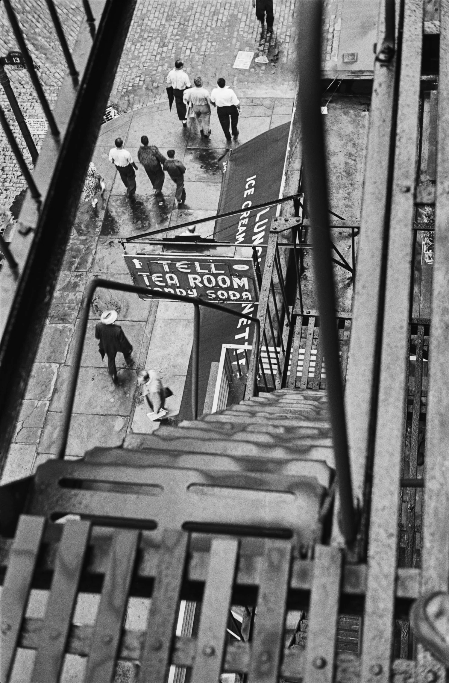 Tell Tea Room 696.jpg