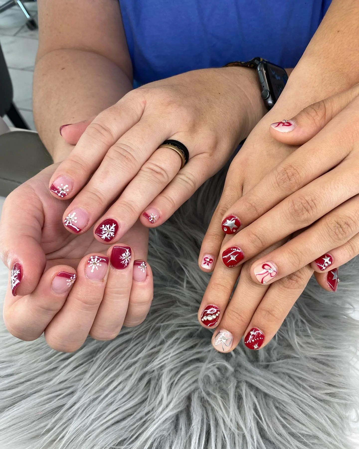 Mom and daughter nails matching ❤️🥰🥰🥰all hand draw design #dippowdernails #gelnails #christmasnails #momanddaughternails #yourfavornailtech #naplesnailsalon #naplesnailsrtist #holidaynails