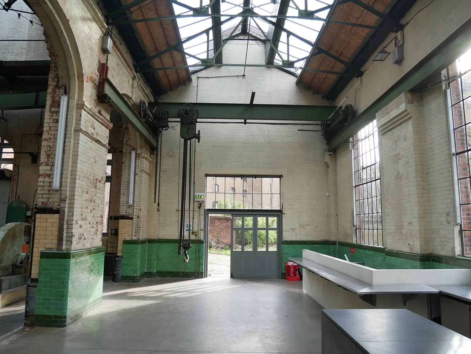 Bailiss+&+Co+-+Wapping+Hydraulic+Station+-+Large+Hall+3.JPG