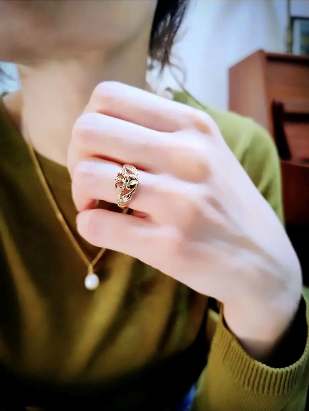 9ct gold Durrow claddagh ring