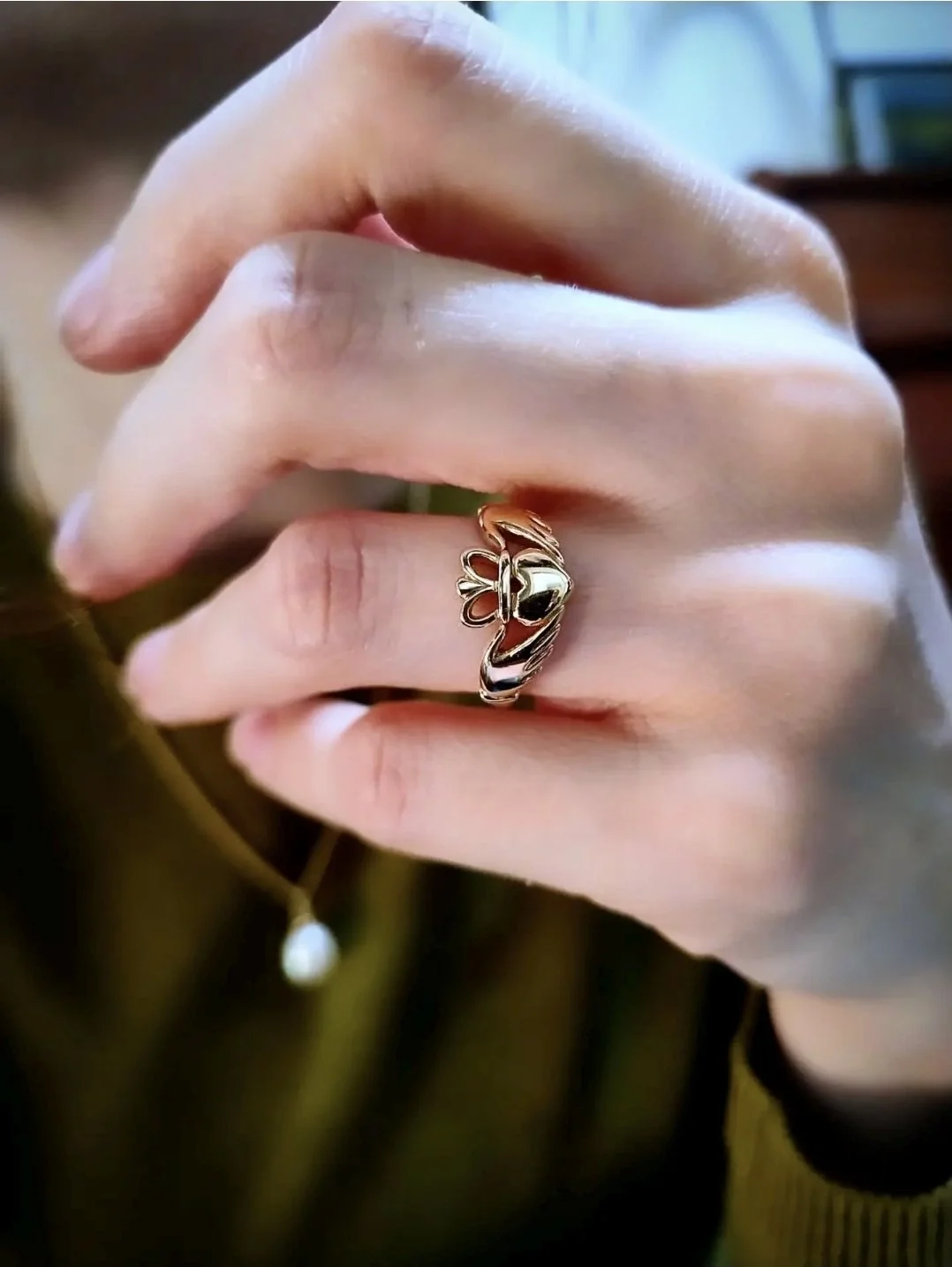 9ct gold Durrow claddagh ring