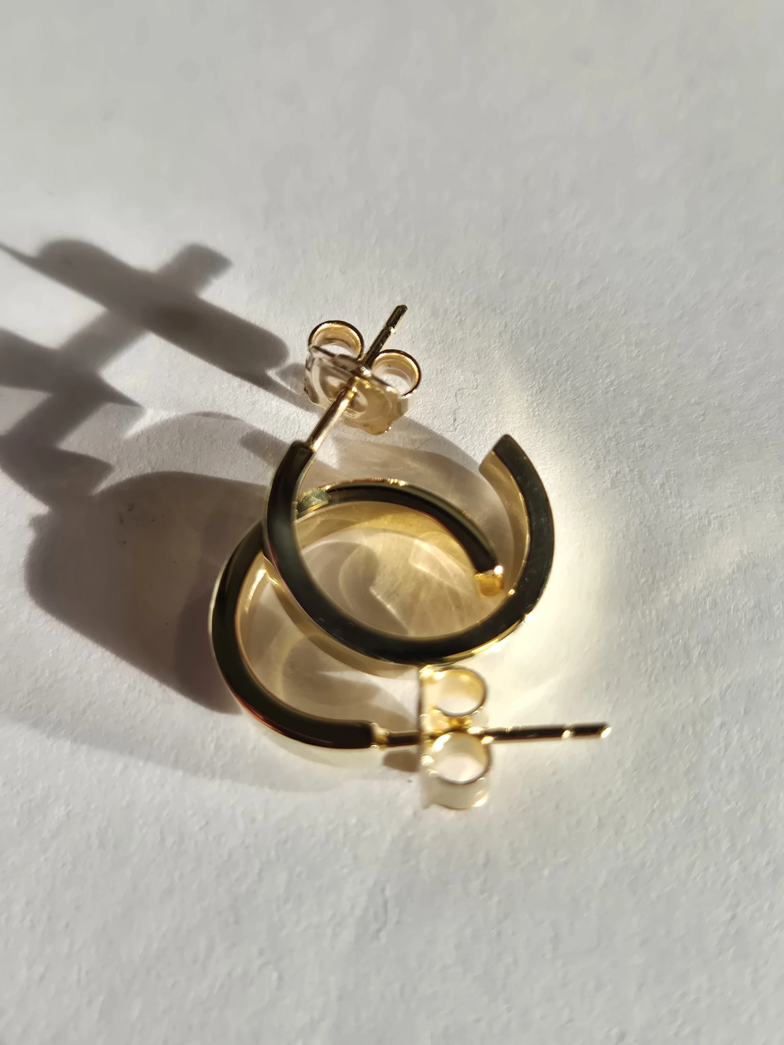 Solid gold hoop earring
