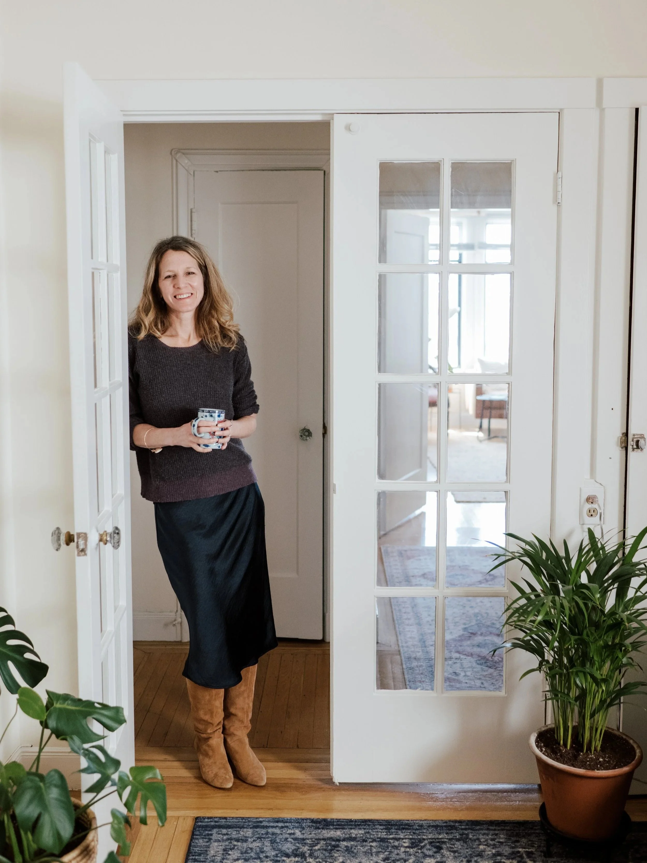 Jodie Stein MFT offering counseling in her office