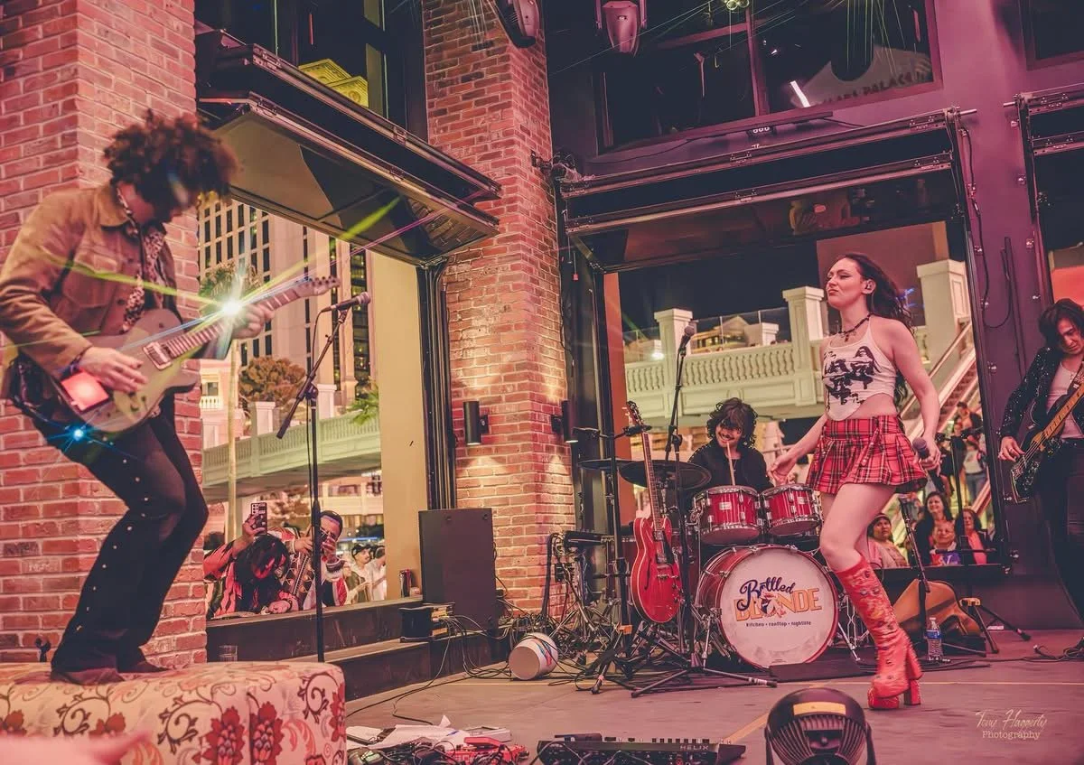 MOJO JUJU LIVE AT BOTTLED BLONDE