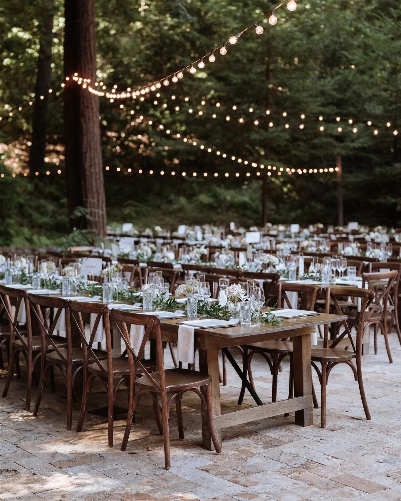 A dinner surrounded by the Santa Cruz redwoods?? Say less 🤩 

Planner: @paige.events 
Venue: @waterfallsantacruz 
Photography: @georginaharrisonphoto 
Catering: @humblebumblecatering 
Florals: @found.floral 
Rentals: @chiceventrentals &bull; @alexis