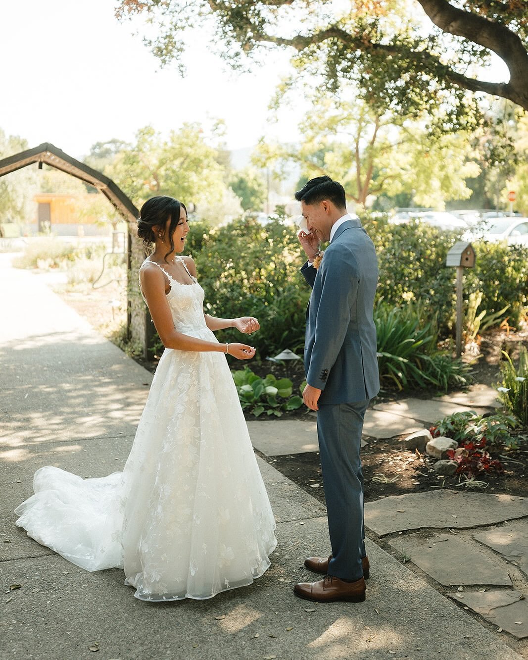 We love when we&rsquo;re looking through a wedding album and we can just FEEL all the emotions of the day - the giddiness, the sincere love, the joy&hellip; @hellobrandonscott you captured these moments so perfectly 🥰 

Planner: @paige.events 
Photo