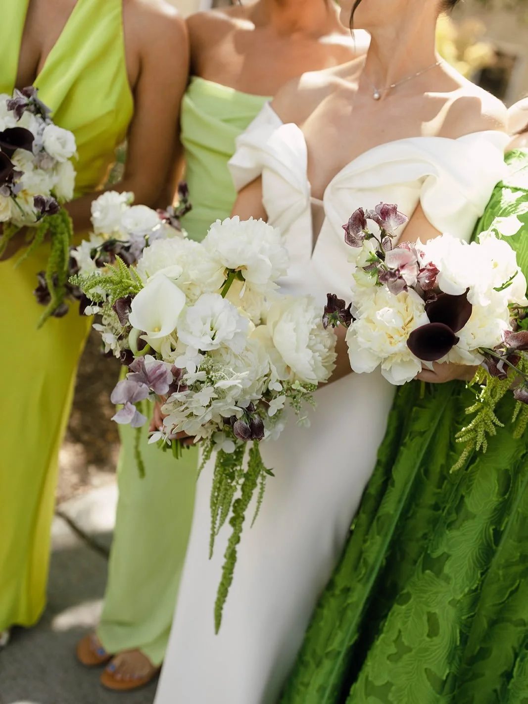 A colorful day in Carmel Valley 💚 

Planner: @paige.events 
Venue: @carmelvranch 
Photography: @hopemullett 
Florals: @amywestfloral 
Rentals: @chiceventrentals 
Hair and Makeup: @blushhairandmakeupdesign 
Music: @santacruzdjcompany 
Cake: @necesgfb