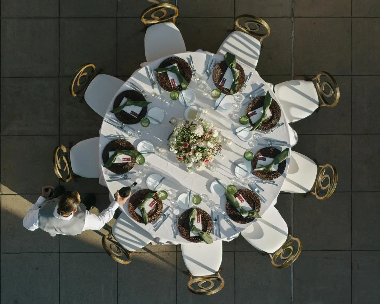 Dinner at Bernardus ✨made possible by a beautiful vision from the bride and groom + all the vendors who bring it to life 🌿

Planning: @paige.events 
Venue: @bernarduslodge 
Photography: @beningramphoto 
Florals: @paeonina 
Rentals: @chiceventrentals