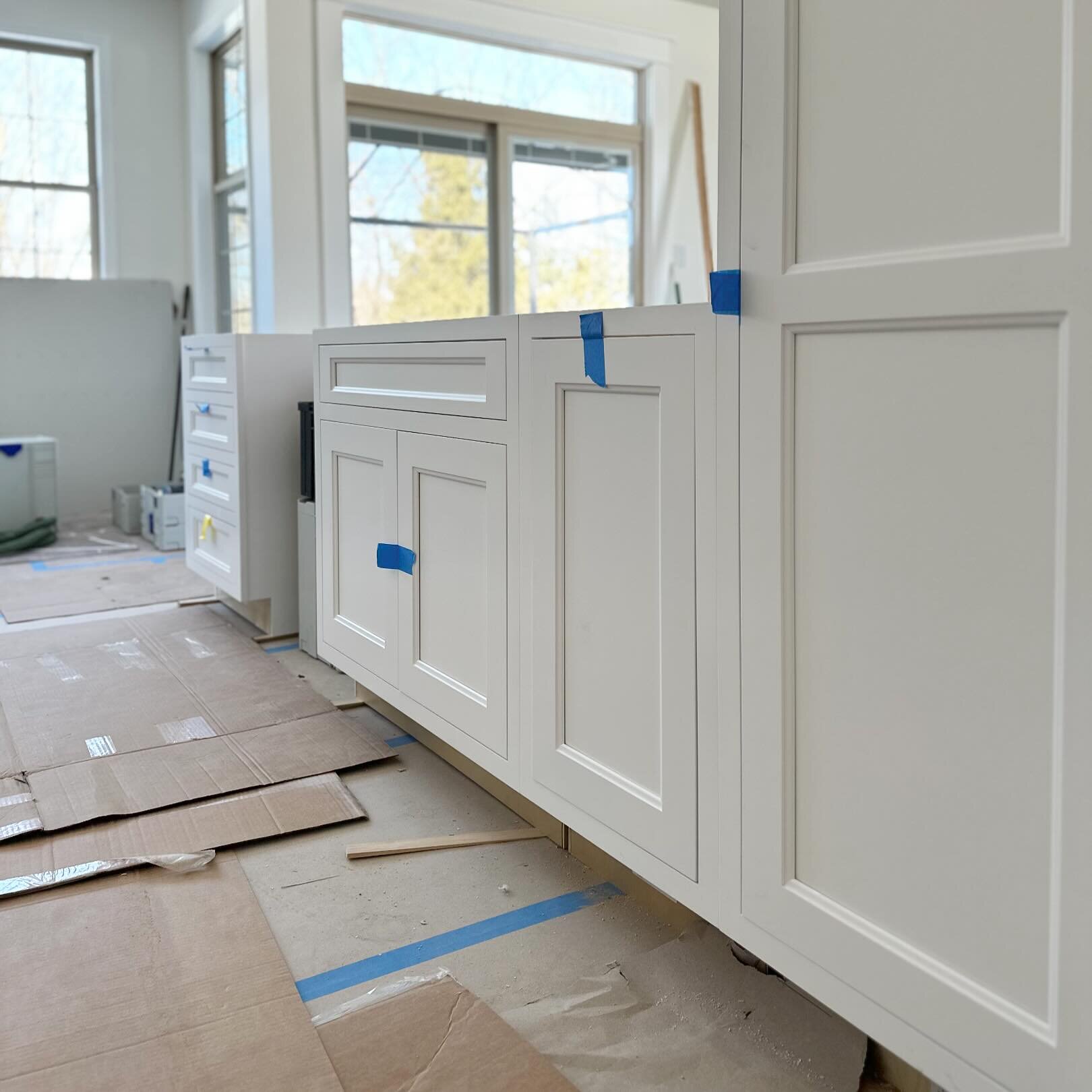 Some beautiful inset cabinetry being installed today.
▪️⠀⠀⠀⠀⠀⠀⠀⠀⠀
What can we build for you?
▪️⠀⠀⠀⠀⠀⠀⠀⠀⠀
#bobeckbuilt
▪️⠀⠀⠀⠀⠀⠀⠀⠀⠀
#qualityoverquanity #carpenter #buildingamerica #craftsmanship #kitchen #cabinets #kitchendesign #kitchenrenovation #leh