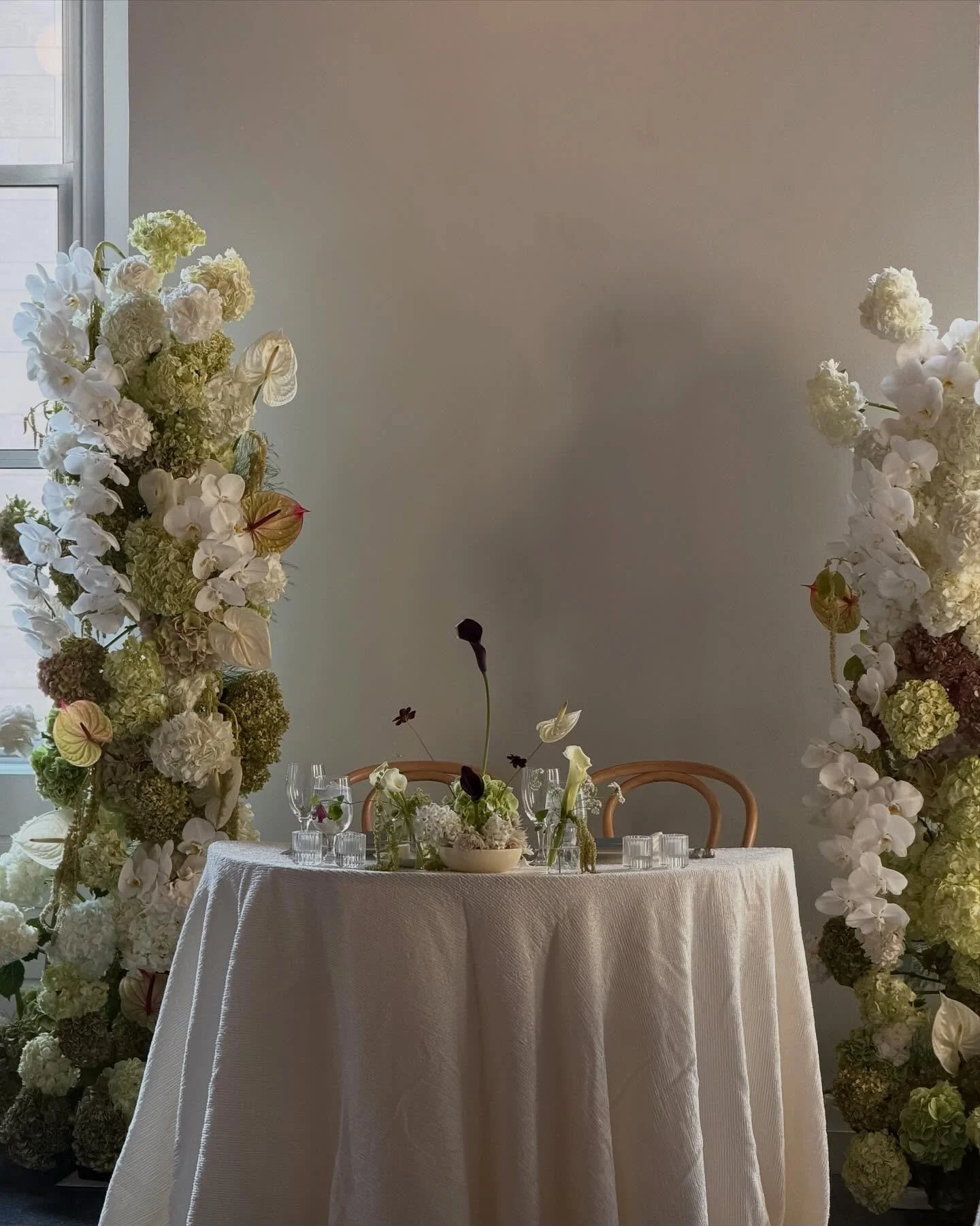 Enjoyed every moment designing with summer hydrangeas 🤍