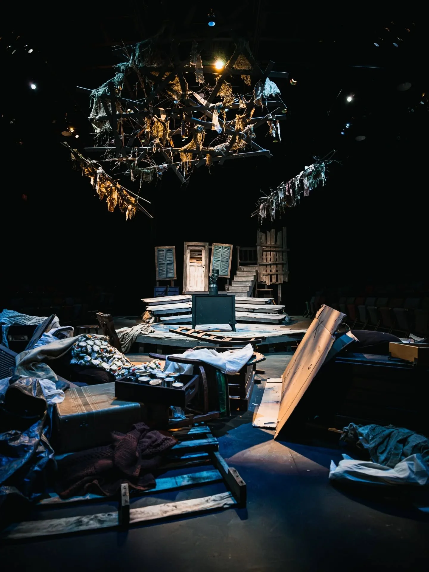 We hung nests so the light could cut through. 

Lighting @matthewbryanwalsh 
Set John David Paul
TD @clayton._.thorson 
Paint @meagan.flaherty 

Photos @barclay.pv

#WALSH