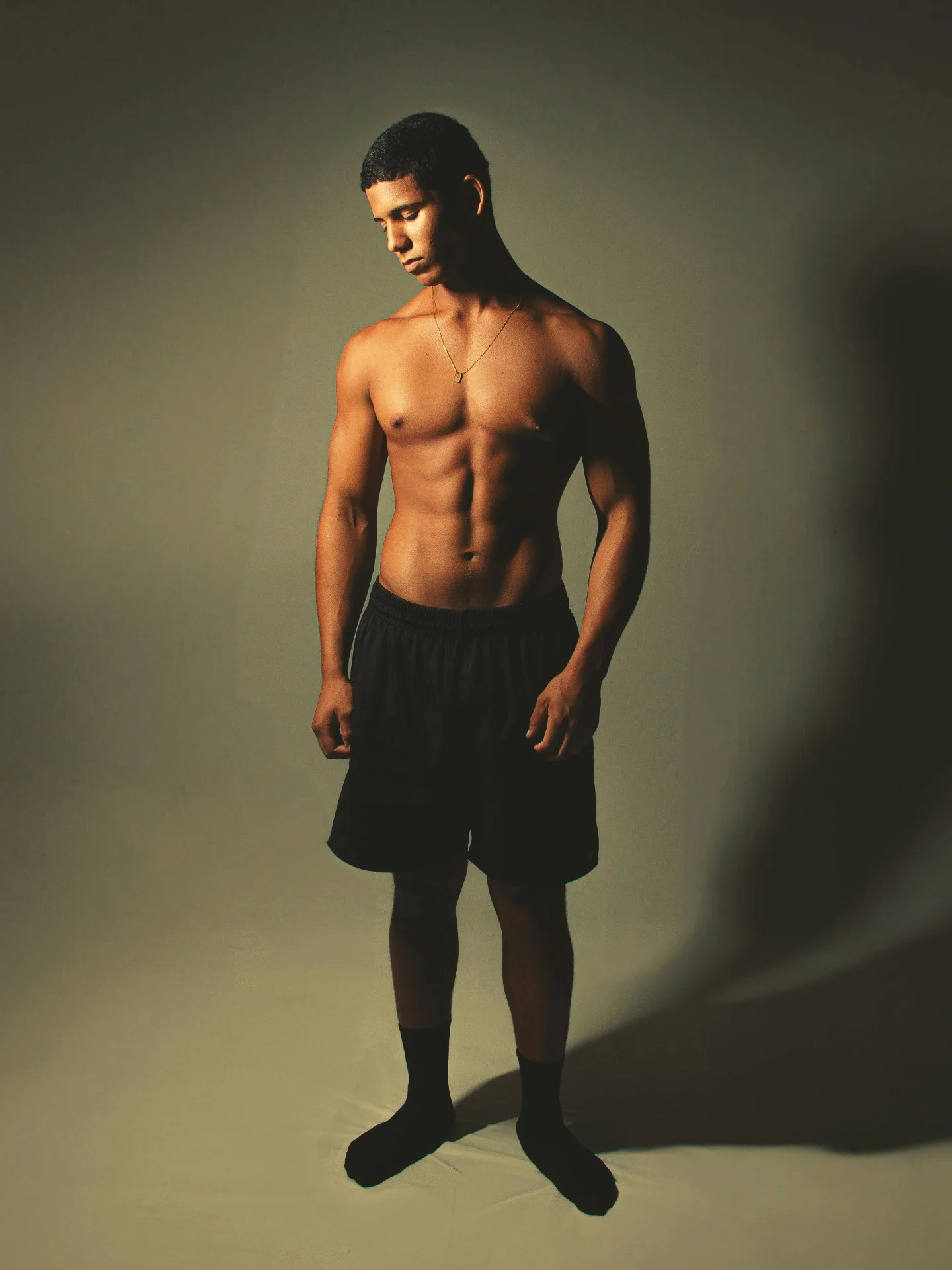 Have you ever thought about the magic that happens behind the scenes of a photoshoot? Let's dive into the world of lighting techniques that can transform your images from basic to breathtaking! 🌟

Lighting is the secret sauce of photography, and a