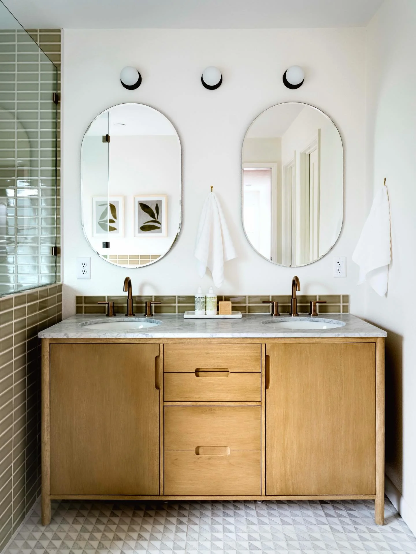 Bad Bunny crushed. Same with this before &amp; after. Happy Monday, y&rsquo;all! 

#jgpecansprings 

Photo @carterwjohnston