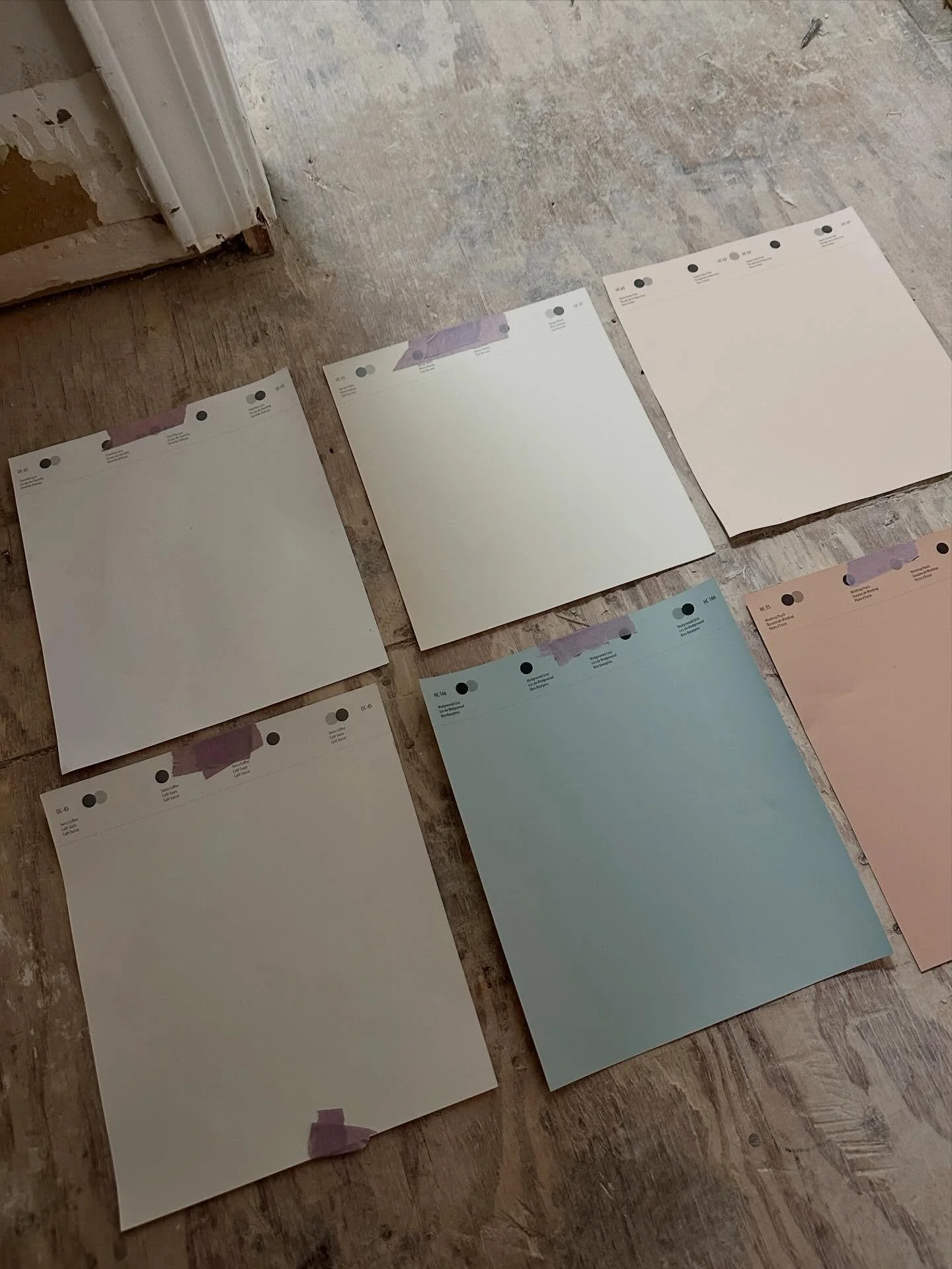 Today&rsquo;s site visit over at #jg70ssplitlevel&hellip;

We made paint decisions!!

We&rsquo;re keeping things neutral and warm in the main spaces. Then we&rsquo;re playing with color in some of the kids&rsquo; spaces✨

PS, if your hair doesn&rsquo