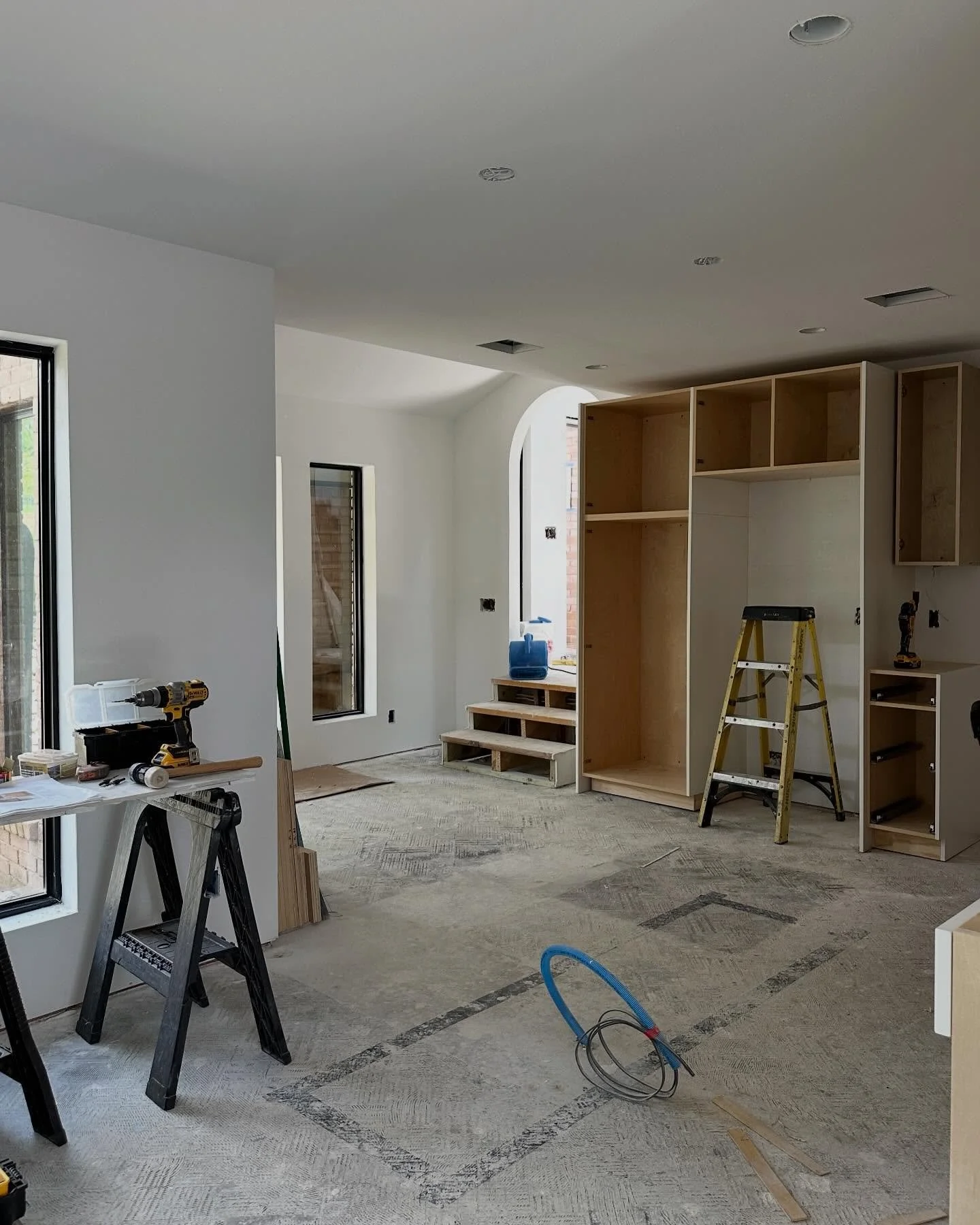 Site Visit Scenes!

Pics 1-4 show cabinet and tile progress over at my 70s Split Level project. The tile installs look fab and we swooned over the custom white oak upper cabs✨

Pics 5-6 are from demo day at my Deco Daydream bath remodel. The house is