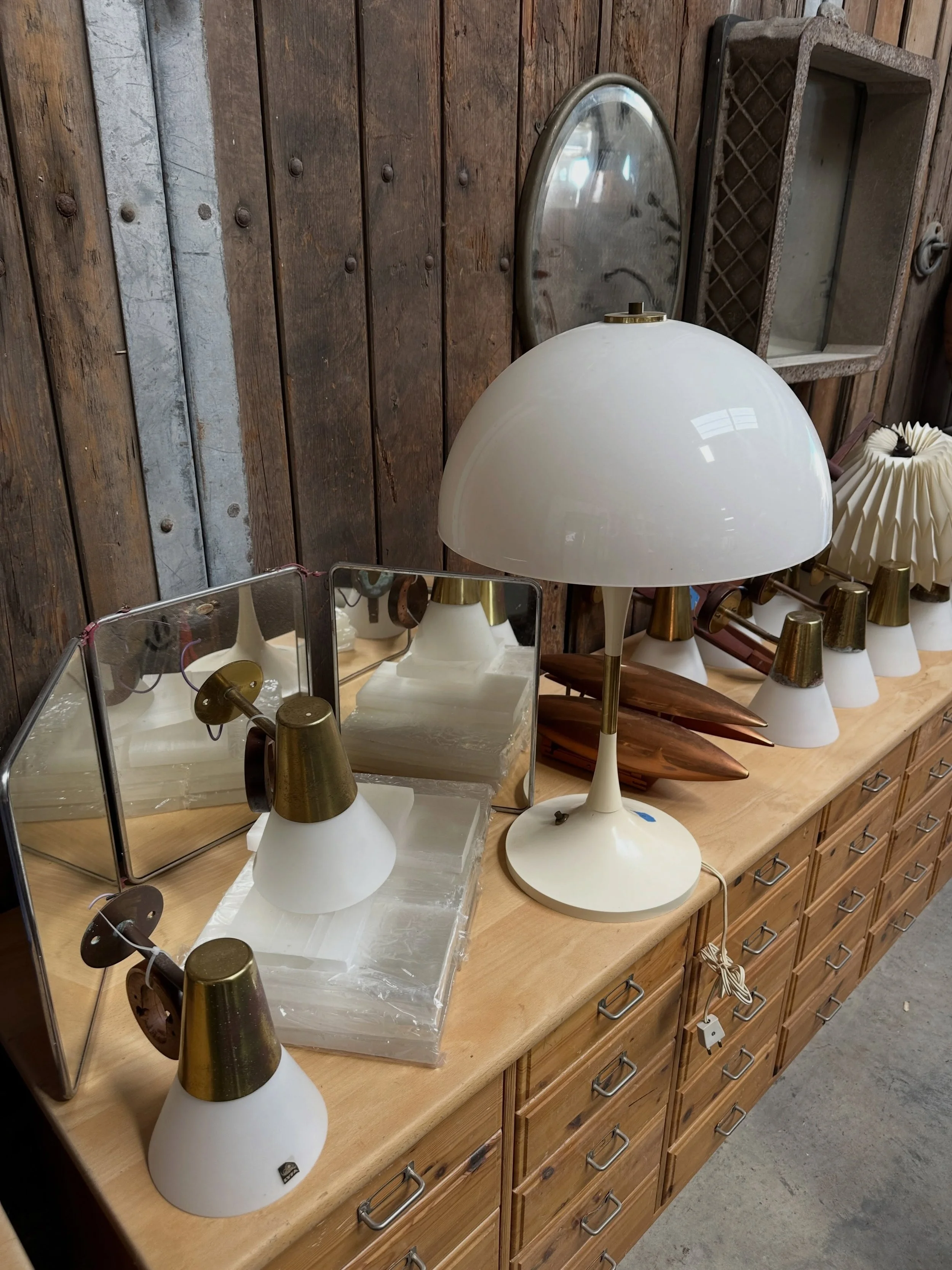 Today&rsquo;s Round Top Round-up 🤠

Loved how petite this chair is🫶🏼

How sweet are the curves on this mirror?

How many mirrors is too many mirrors? 

Obsessed with this chair&rsquo;s headrest pillow, which can be adjusted using the hanging weigh