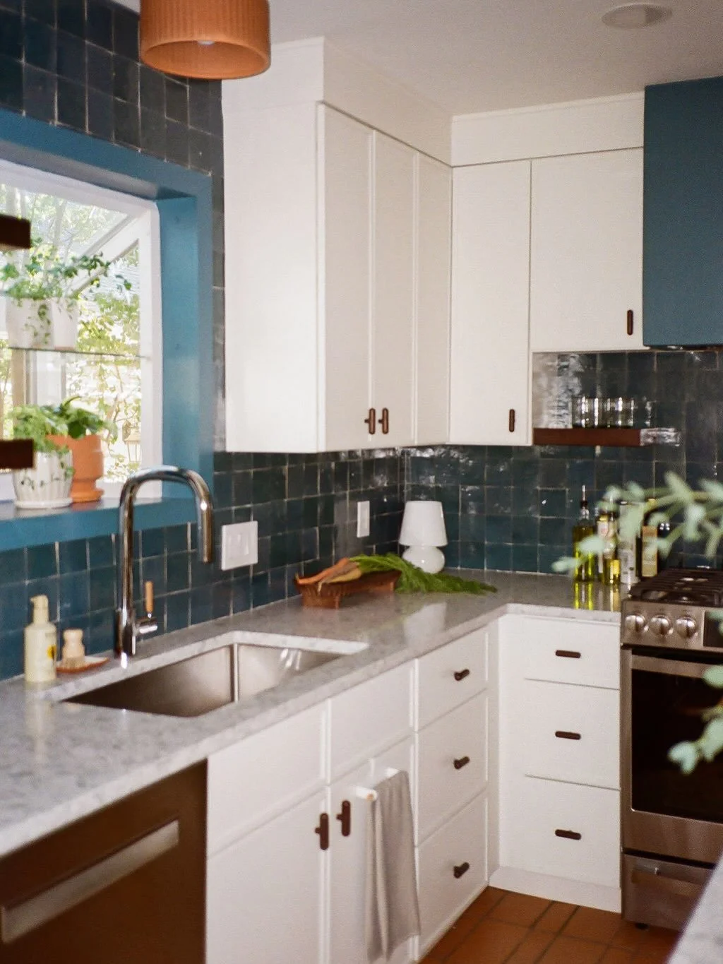 From builder-grade to a space that makes you feel like you&rsquo;re still soaking up that Mediterranean sunshine.

I love creating spaces that take you back to a time and place. We need more interiors with ✨feelings✨

#jgmodmediterranean

Constructio