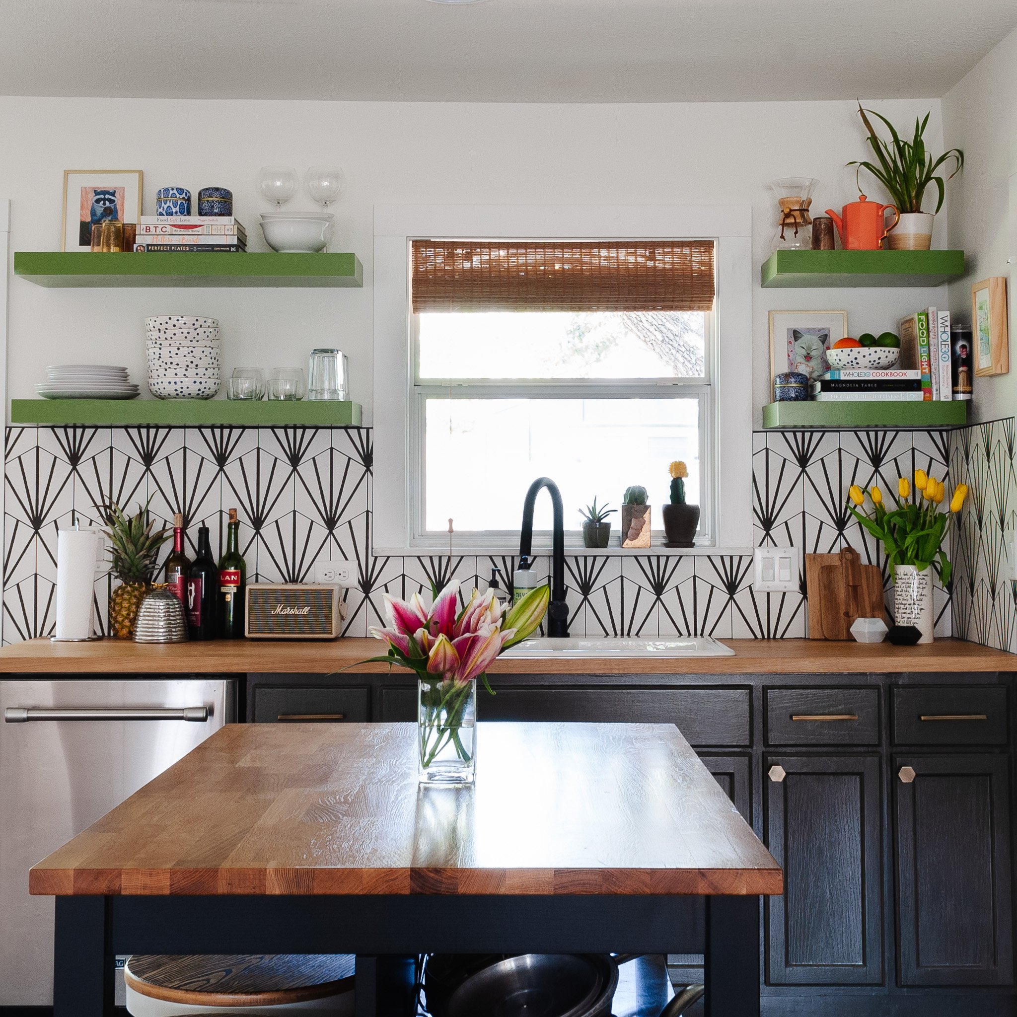 Kitchen Straight Square Small.jpg