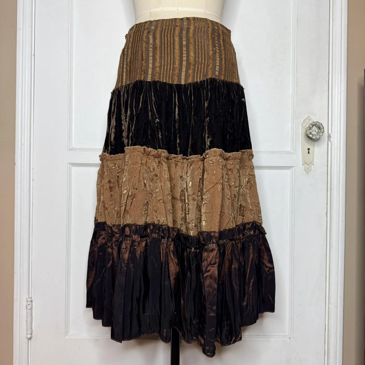 brownvelvettierskirt4.JPG