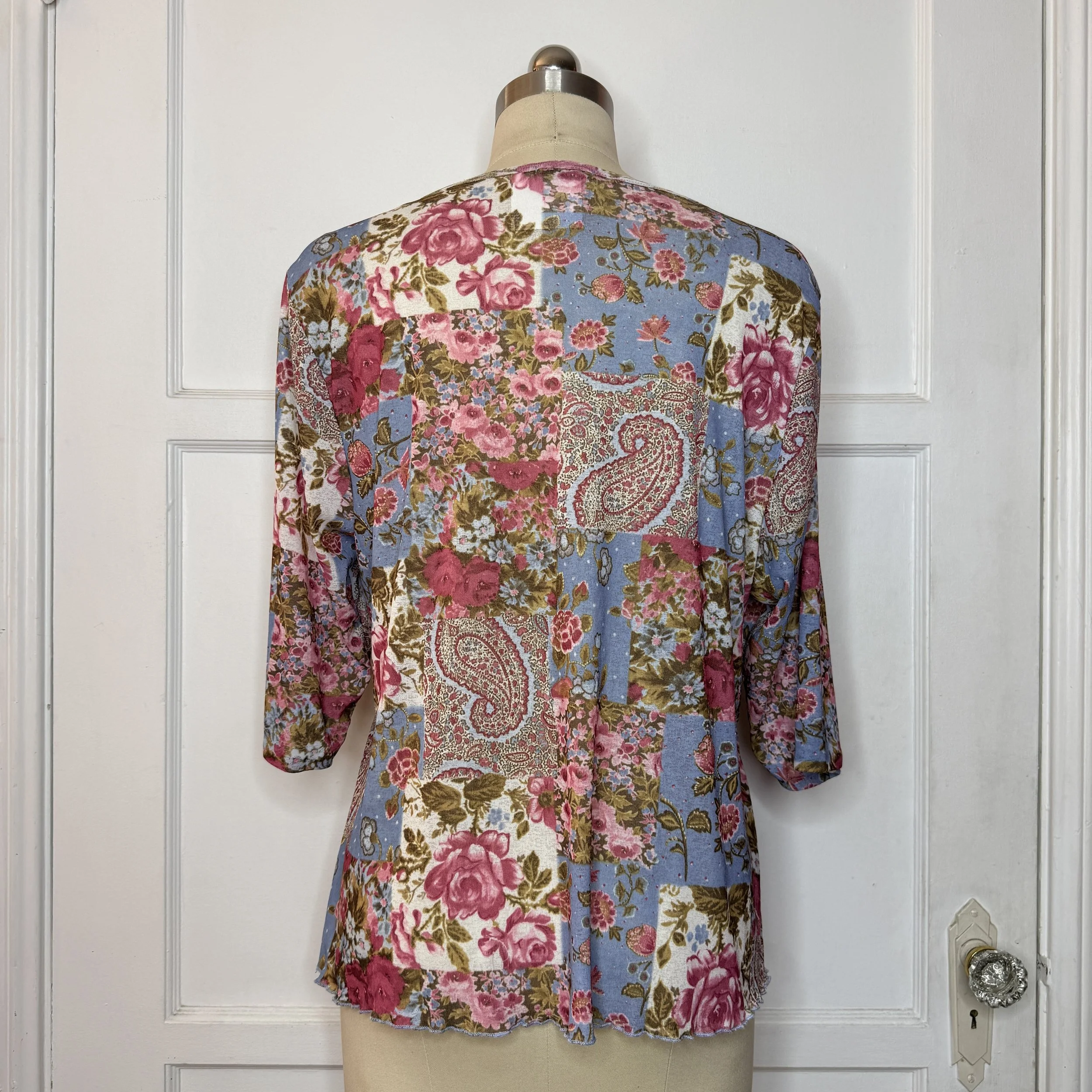 eyeshadowpinkbluefloraltop4.jpg