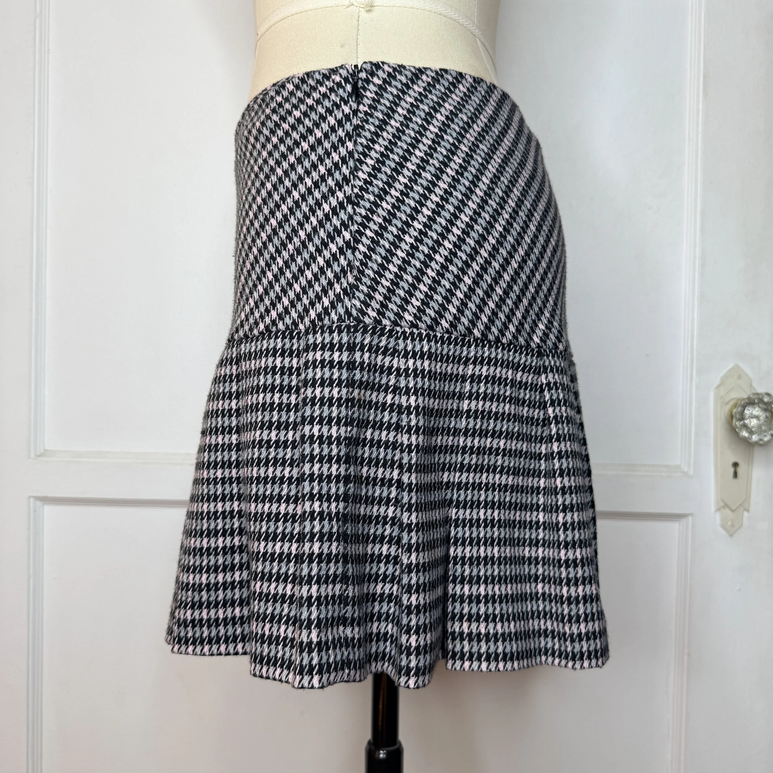 starcityhoundstoothminiskirt3.jpg