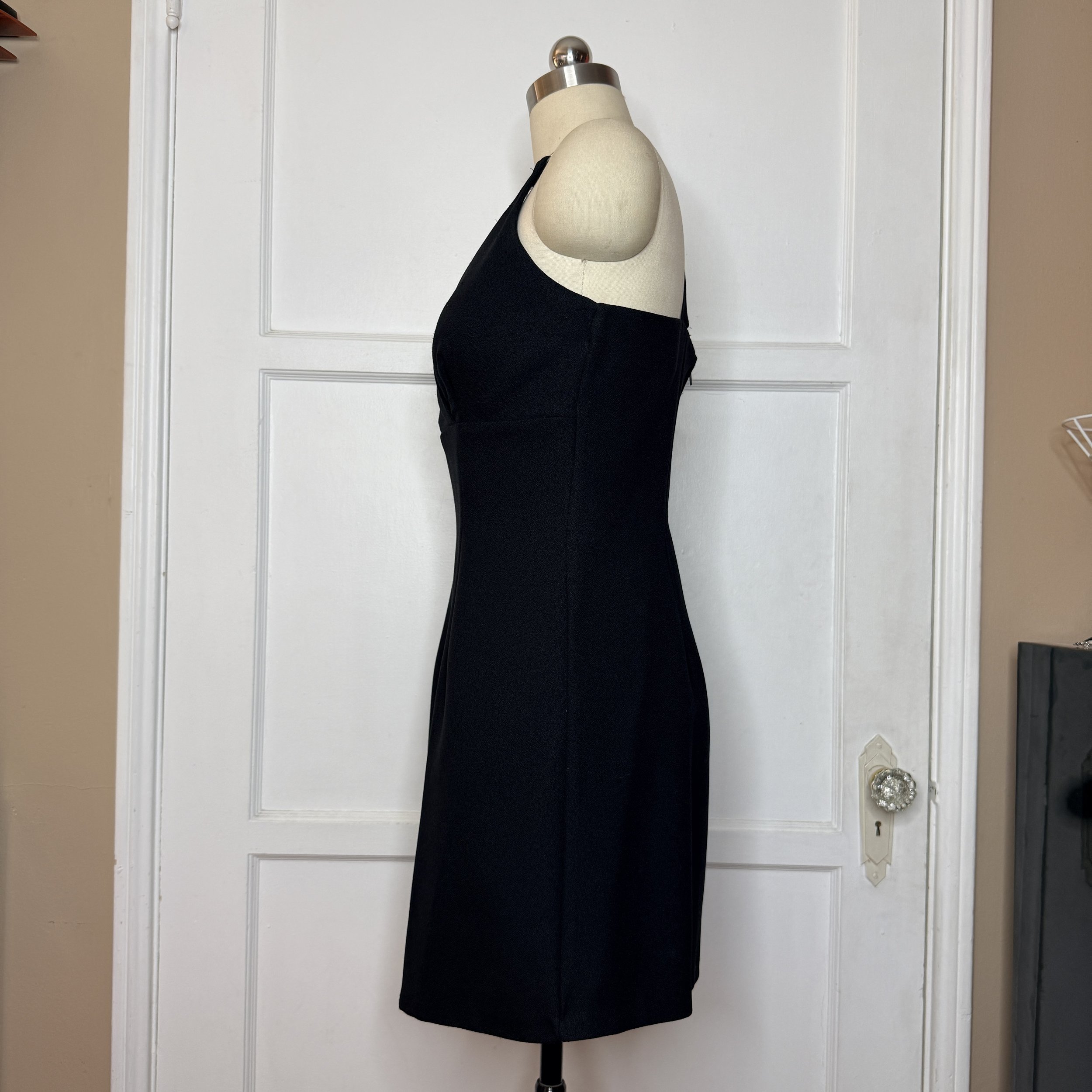 prettygoodblackminidress3.jpg