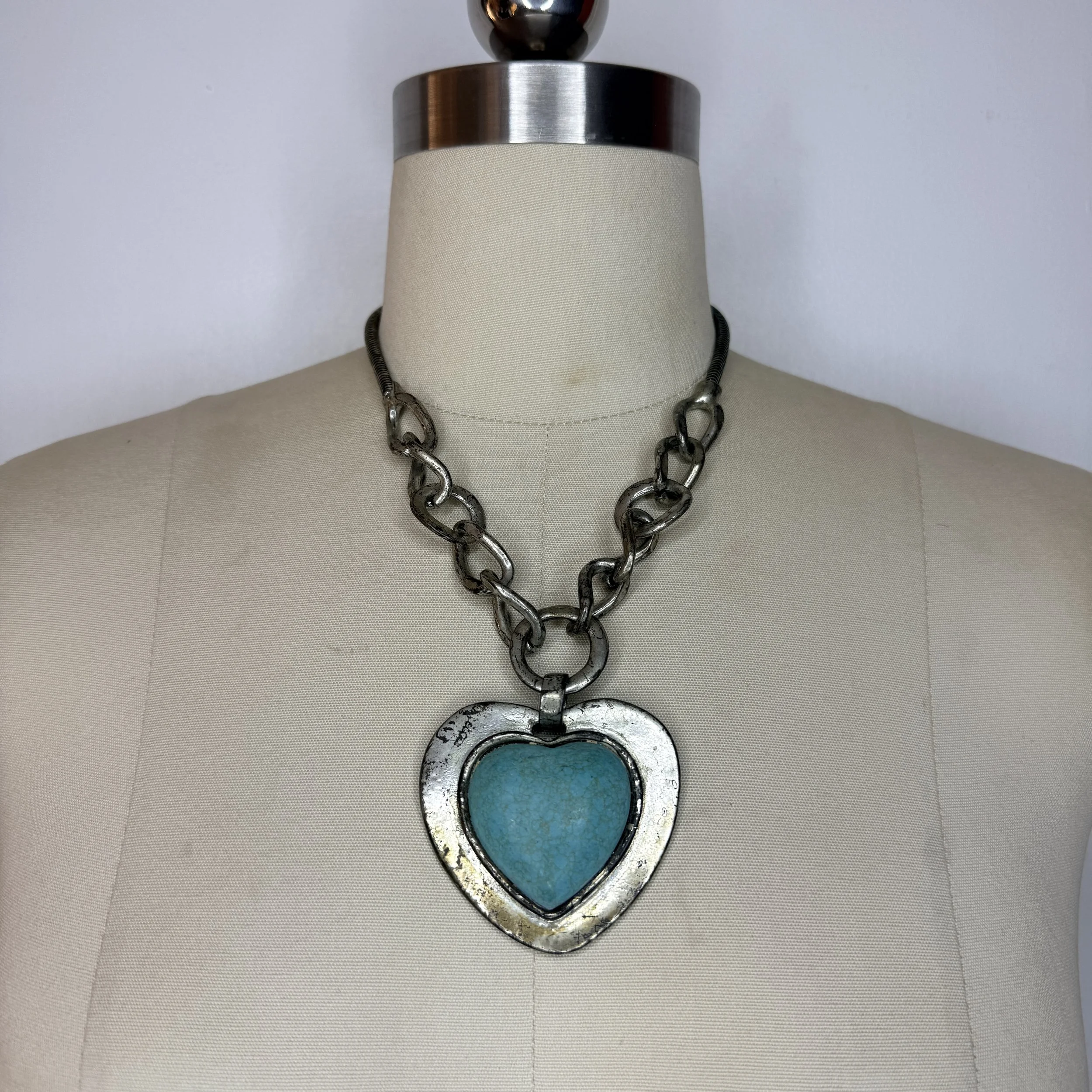 silverturquoiseheartnecklace3.jpg