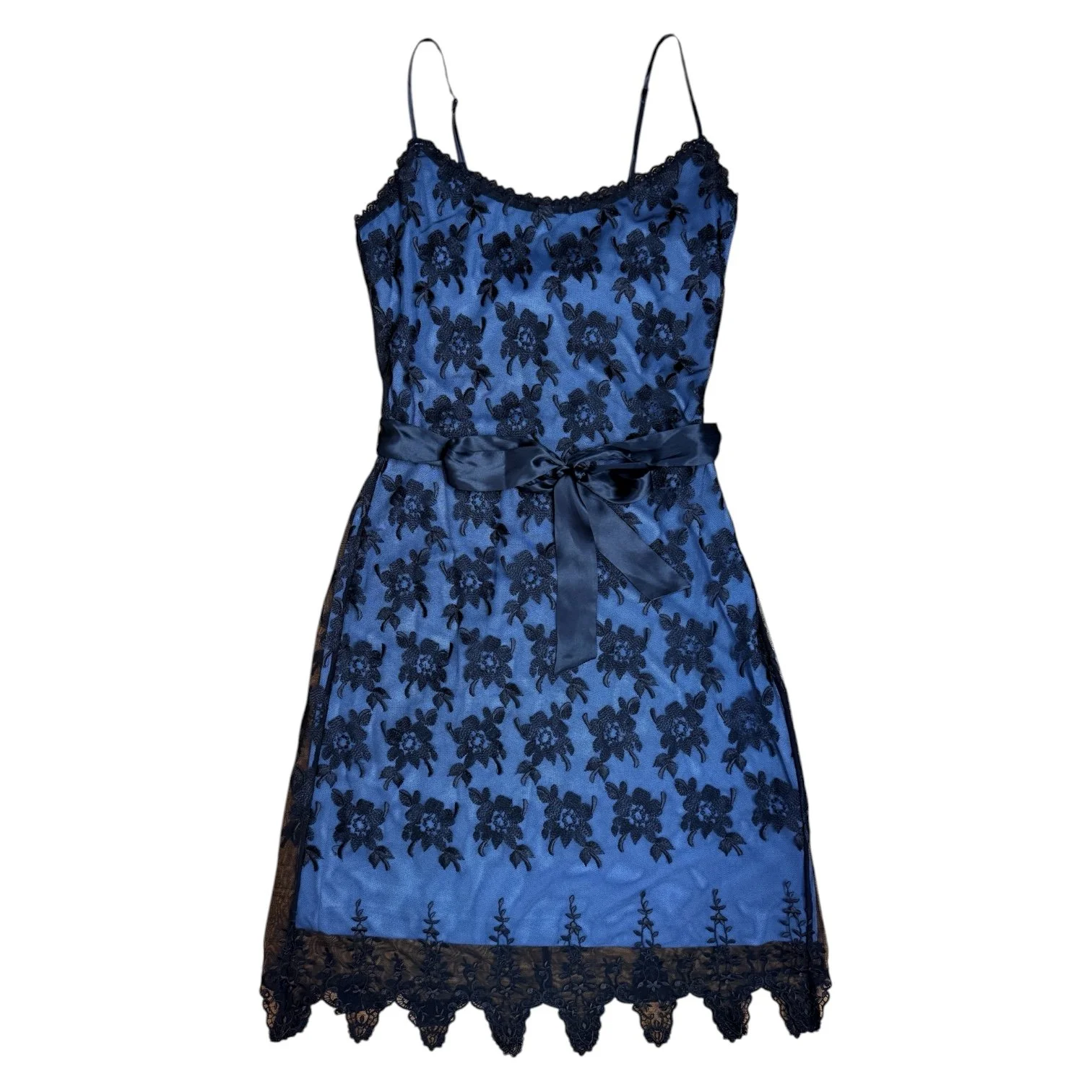 betseyjohnsonblackandbluelacedress1.JPG