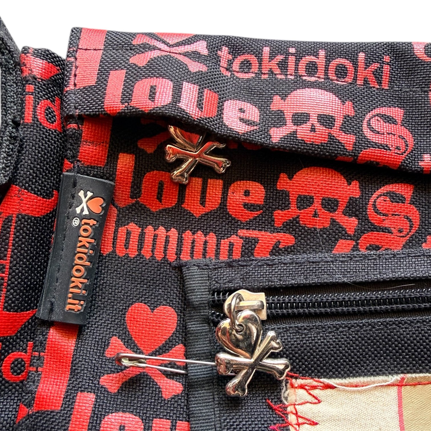 tokidokiblackredbag3.JPG