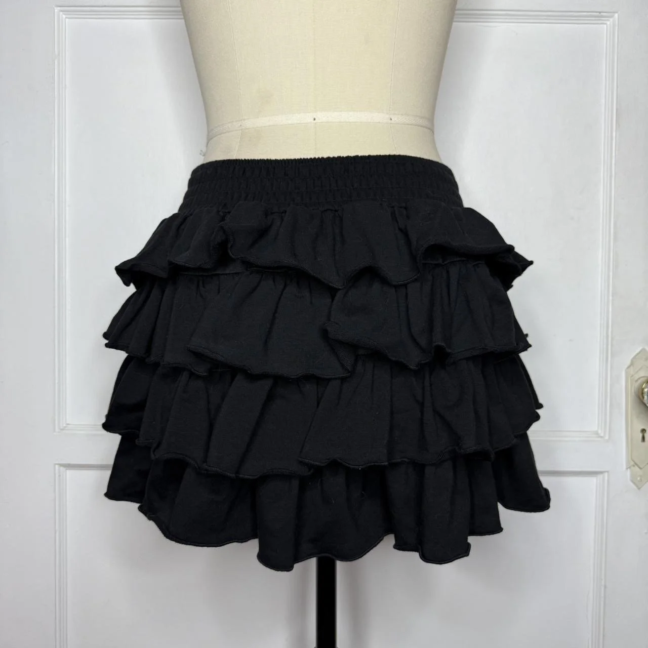 sweetloveblackruffleskirt4.JPG