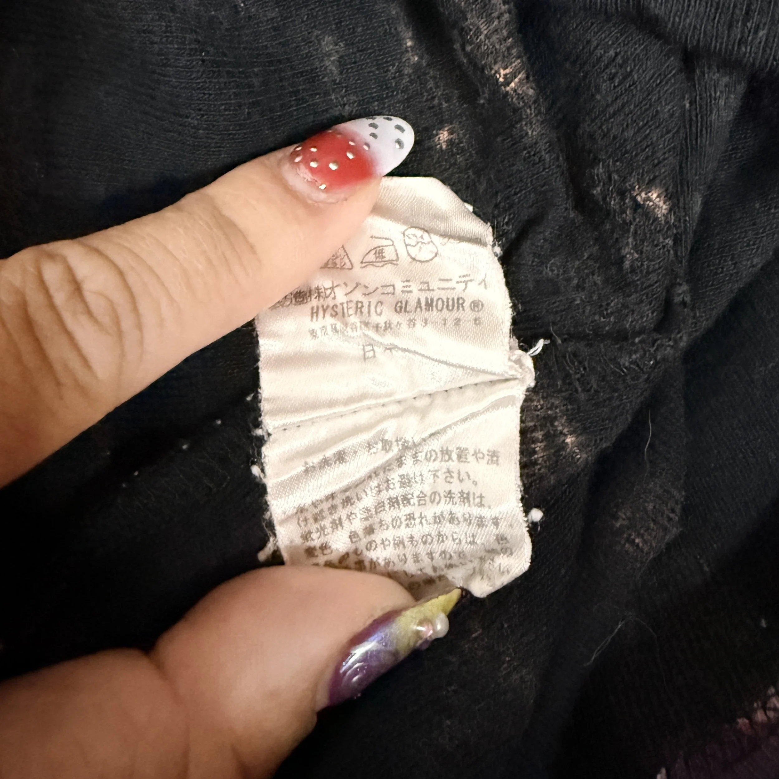 hystericglamourlipsticktee6.jpg