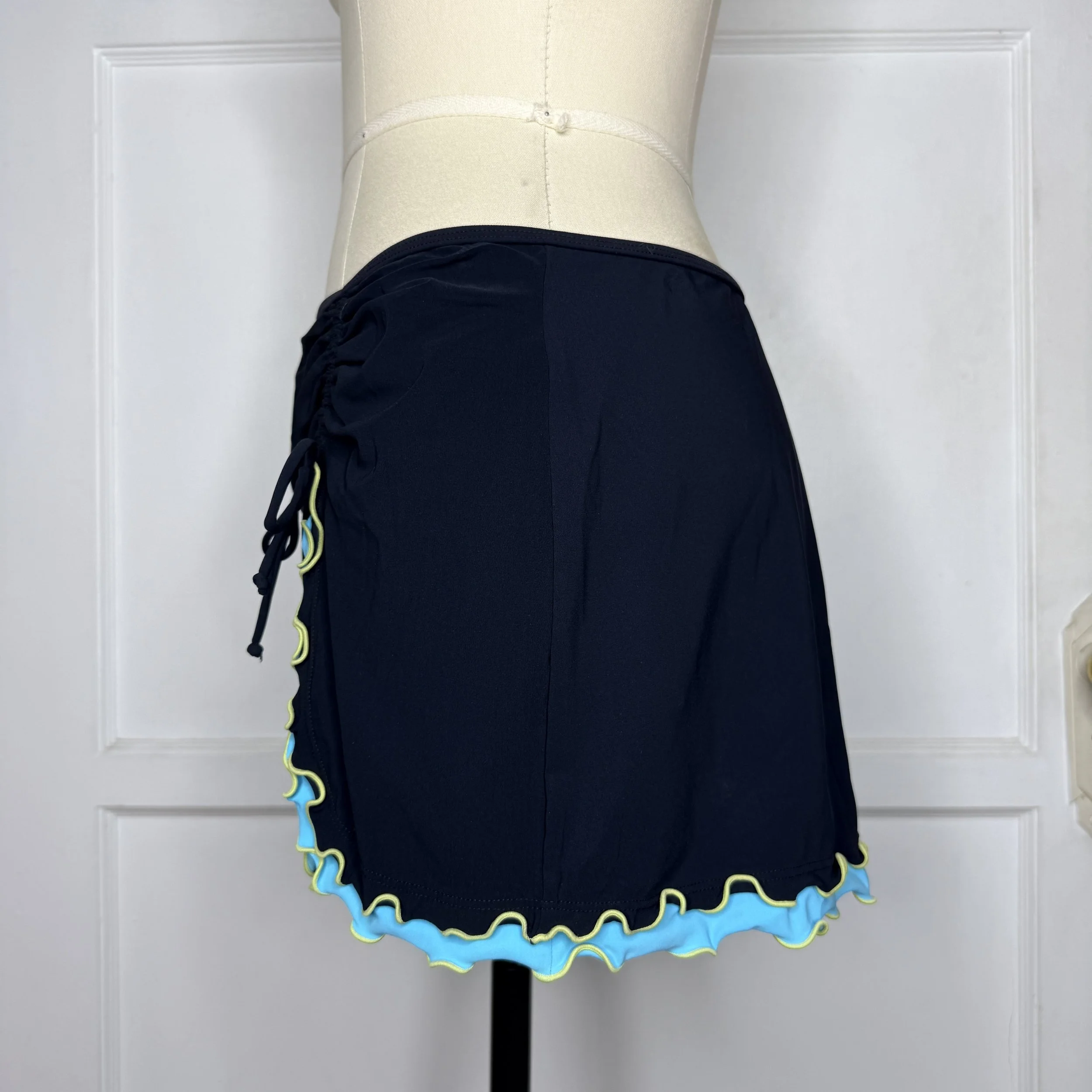 profileblackblueswimskirt3.jpg