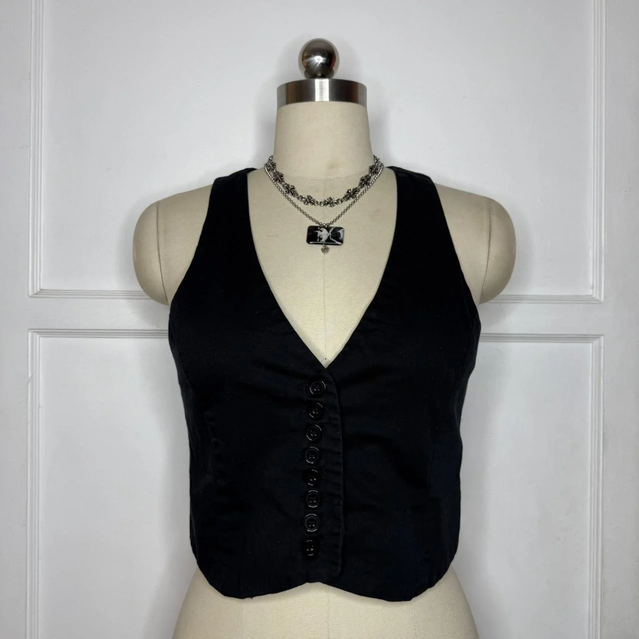 ambianceblackvest1.JPG