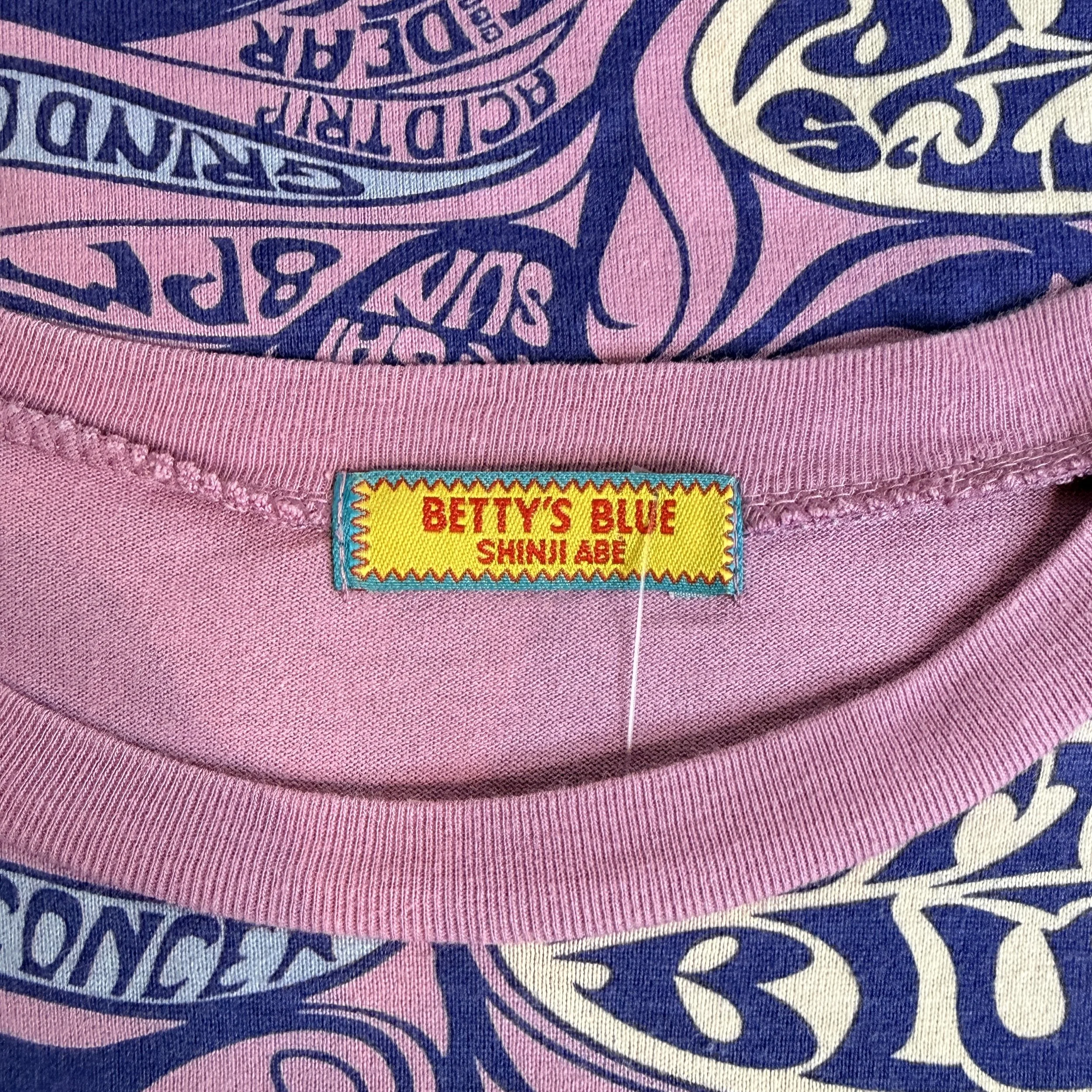 bettysbluepurplegraphictee5.jpg