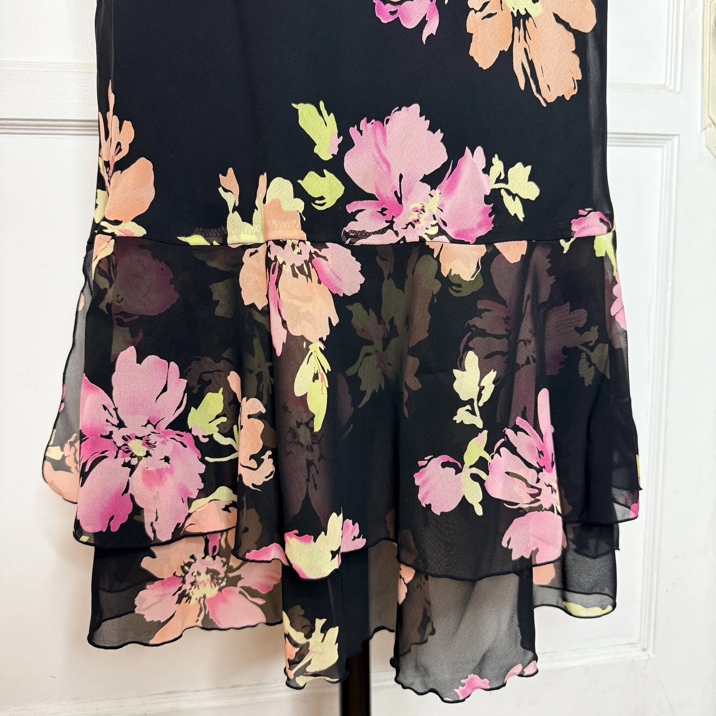 casualcornerblackfroalmidiskirt2.jpg