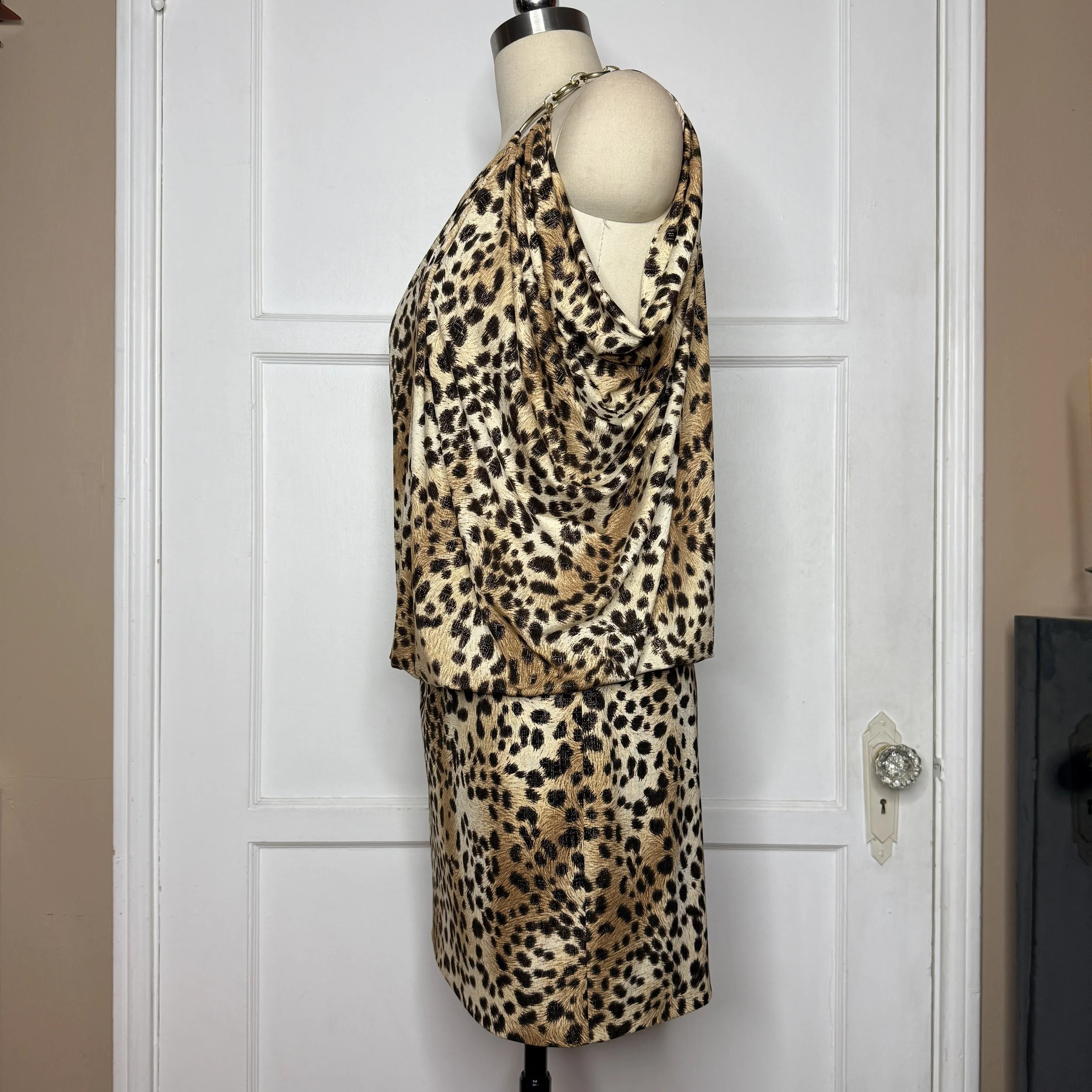 cacheleopardoneshoulderdress4.jpg