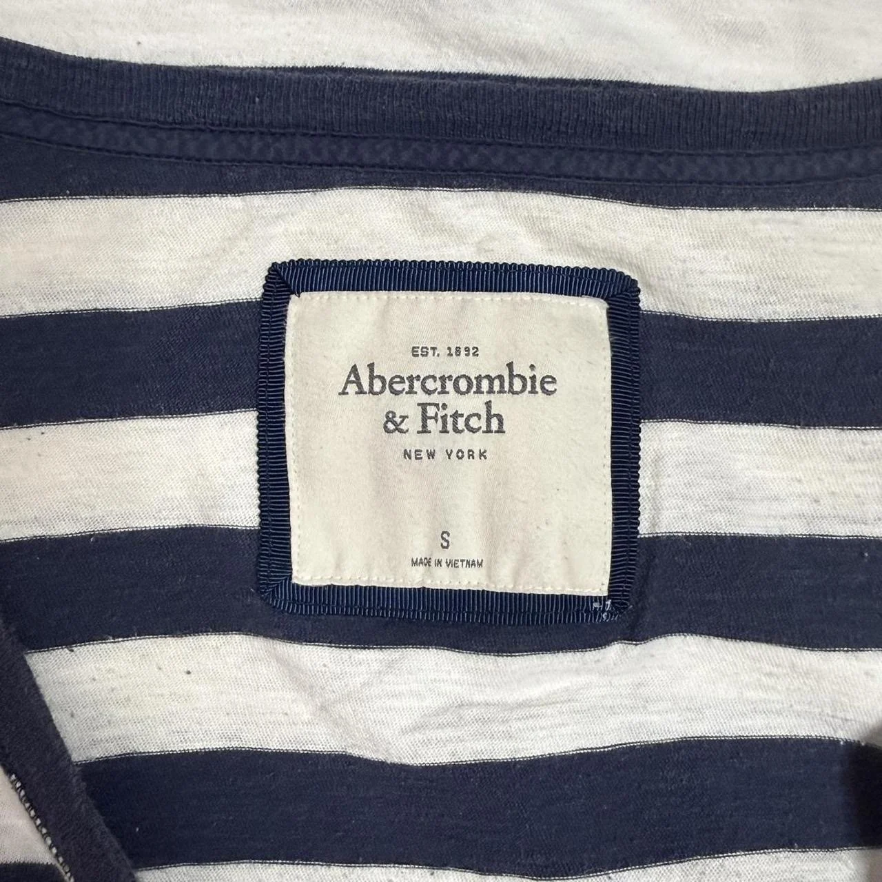 abercrombiestripehenley5.JPG