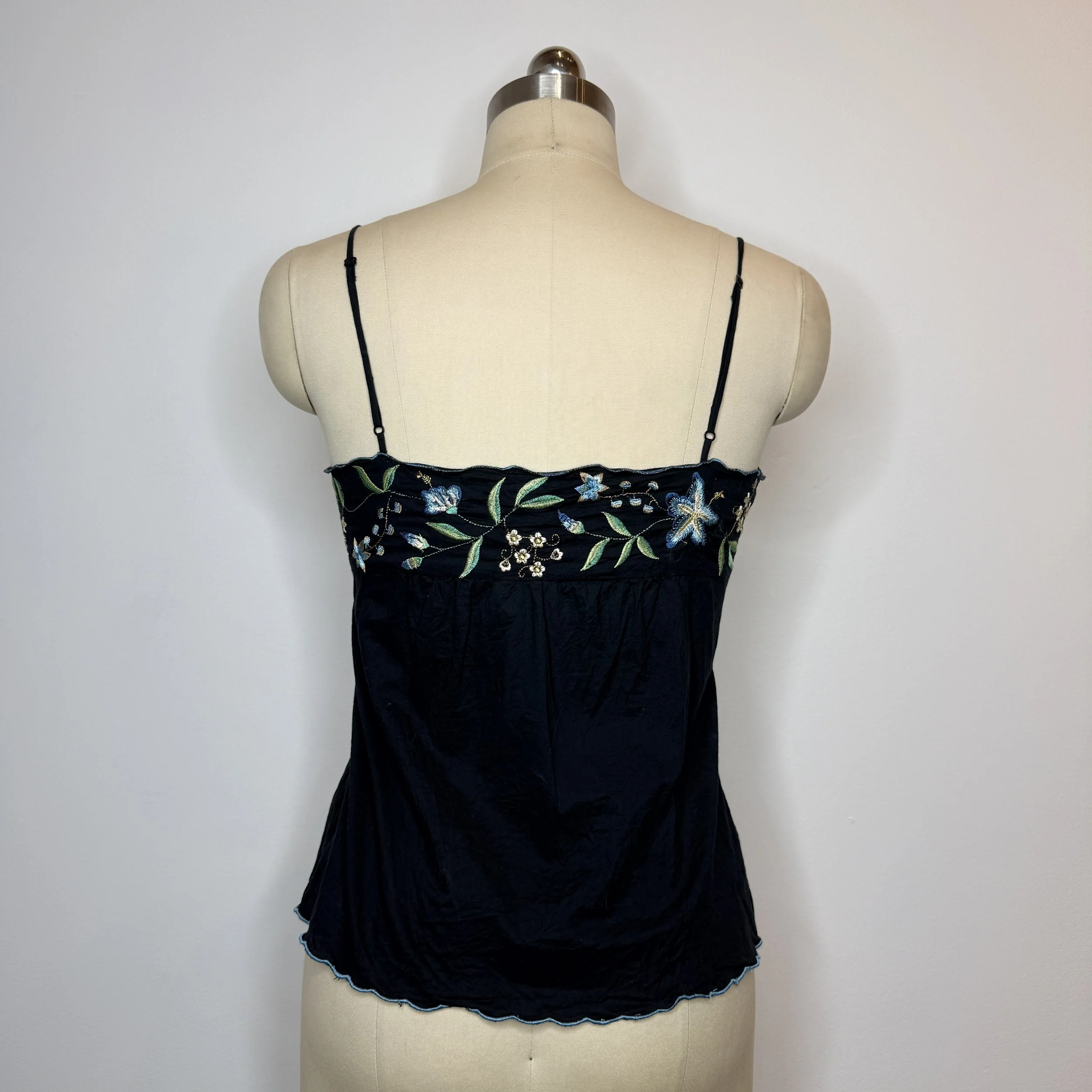 bcbgfloralembroideredcami4.jpg