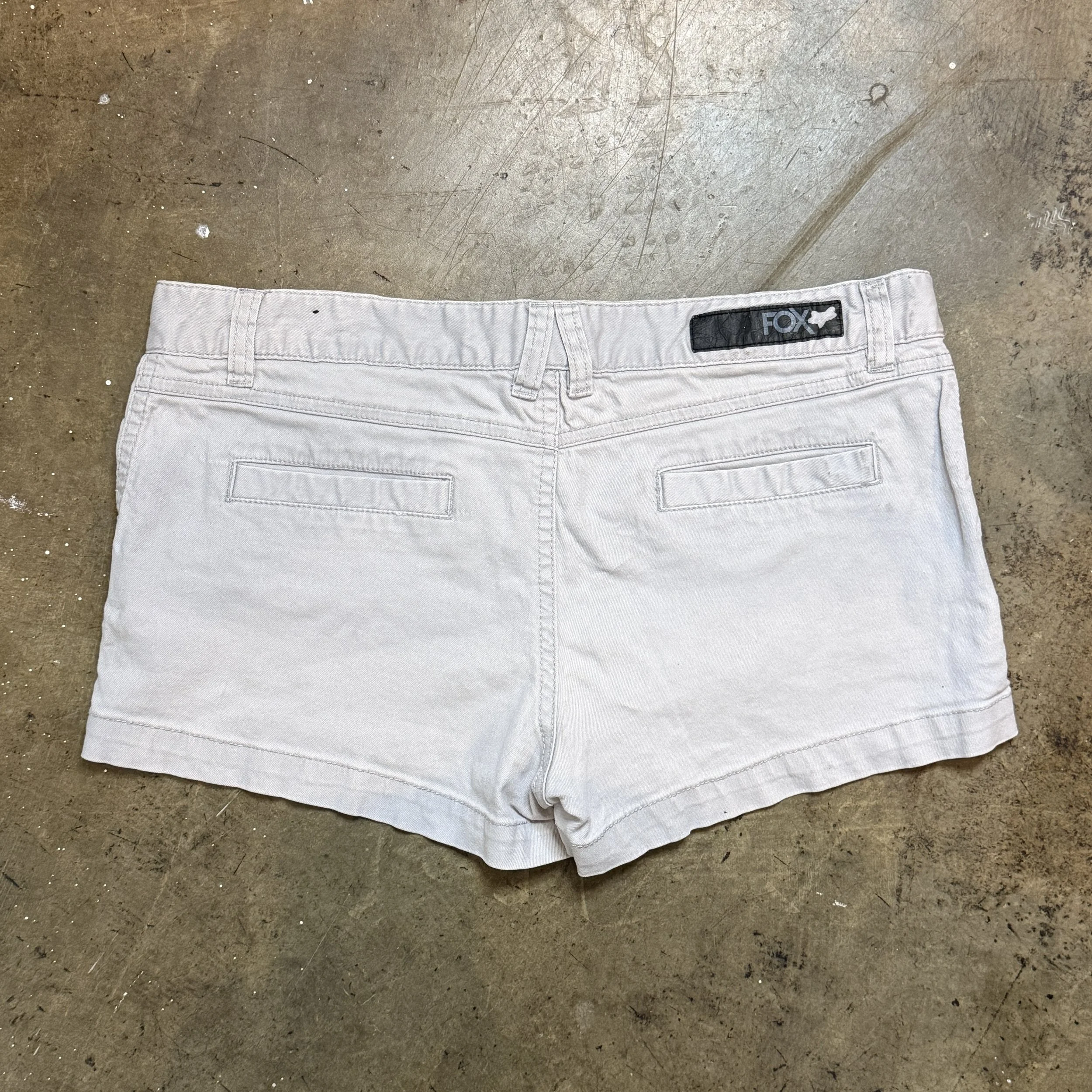 foxlightgreyshorts4.jpg