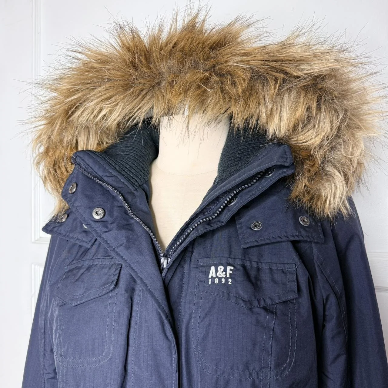 abercrombienavyfurhoodparka2.JPG