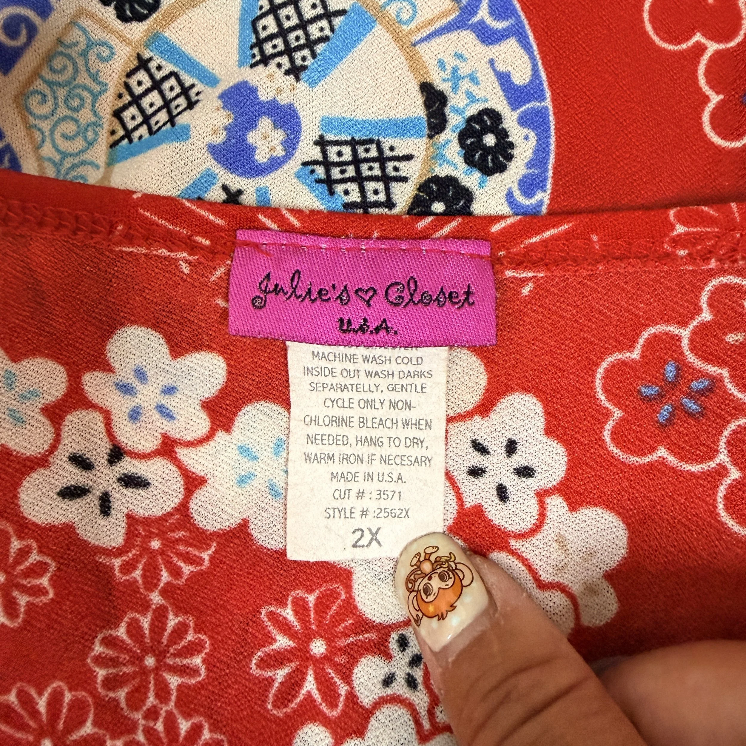 juliesclosetredfloraltop6.jpg