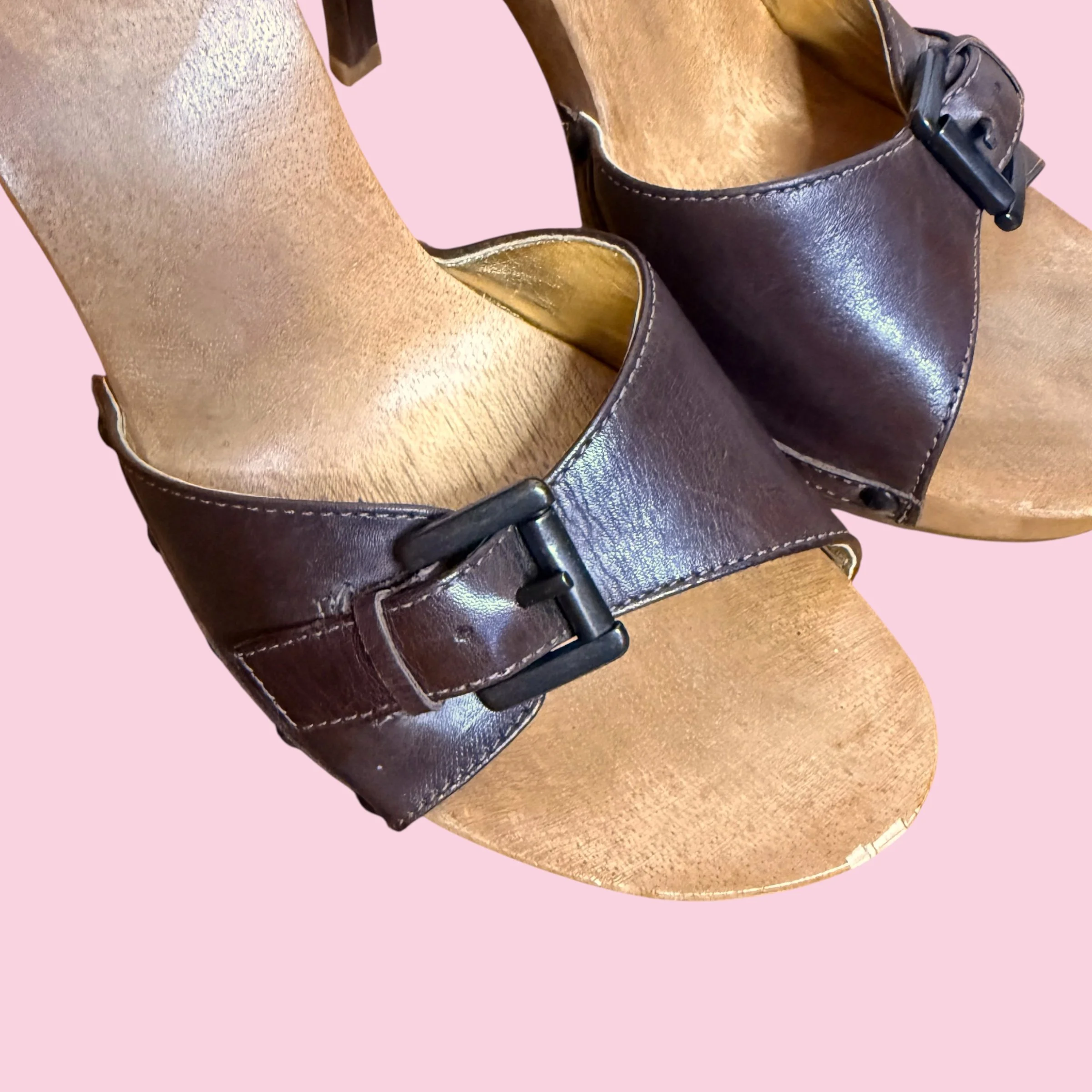 brownwoodenheels3.JPG