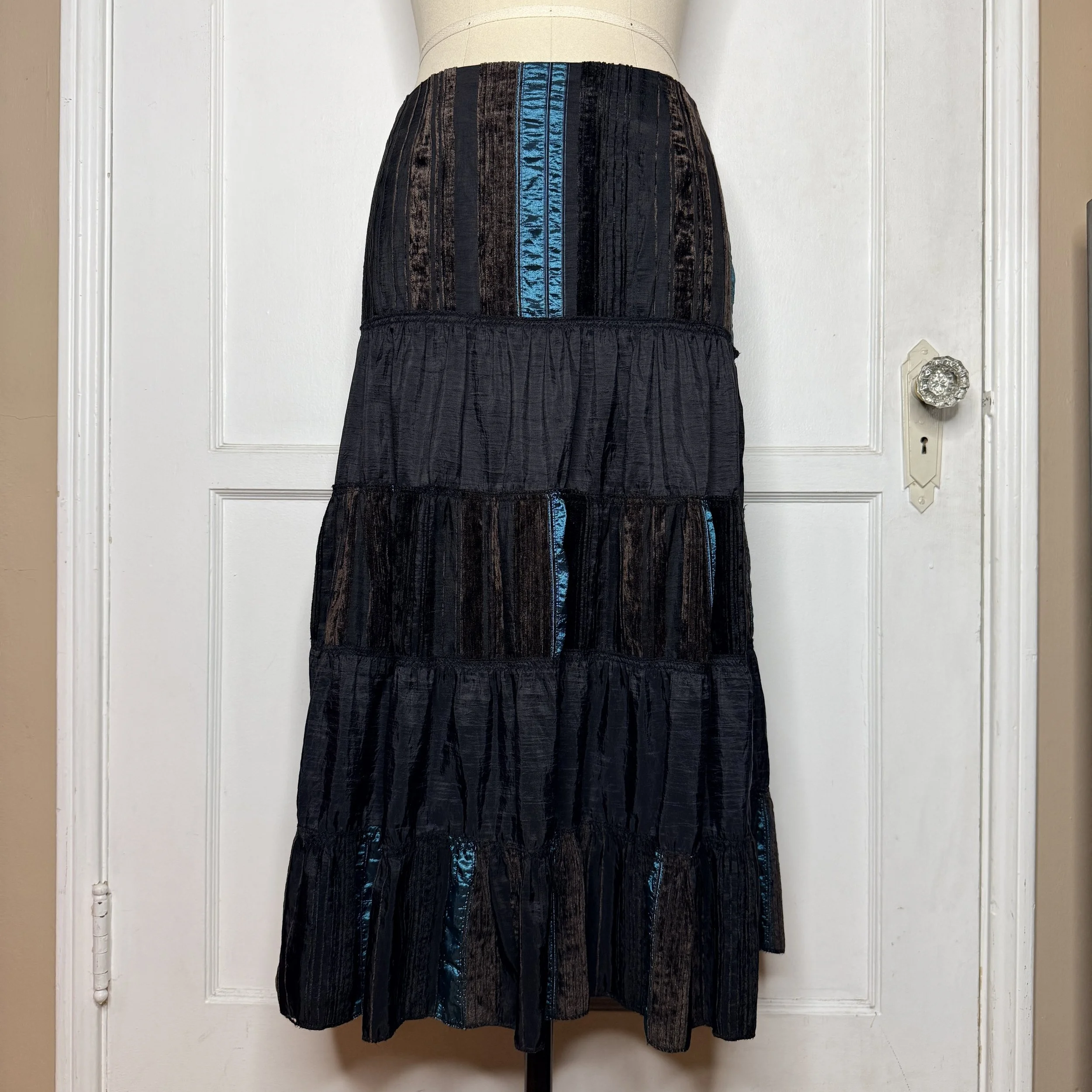 cacheblacktealskirt1.jpg