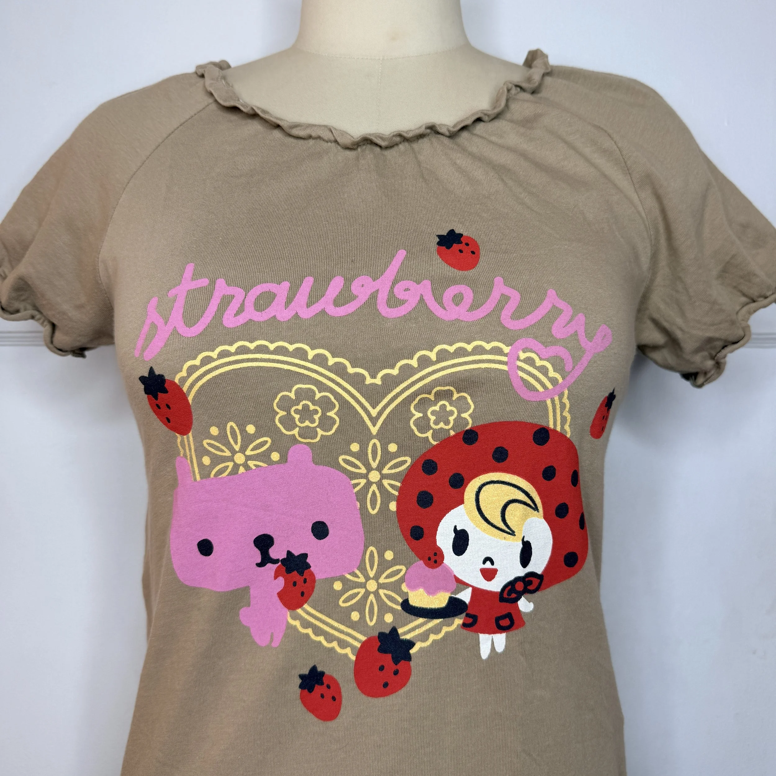 bettysbluestrawberrytee2.jpg
