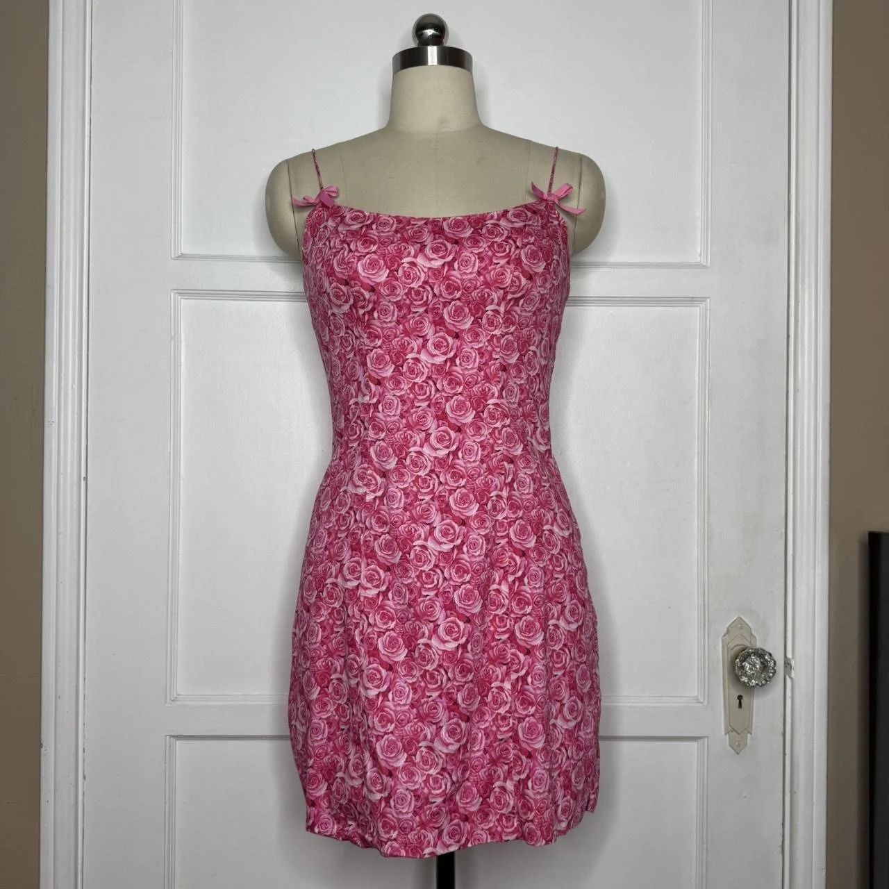 cynthiarowleyrosesdress1.JPG