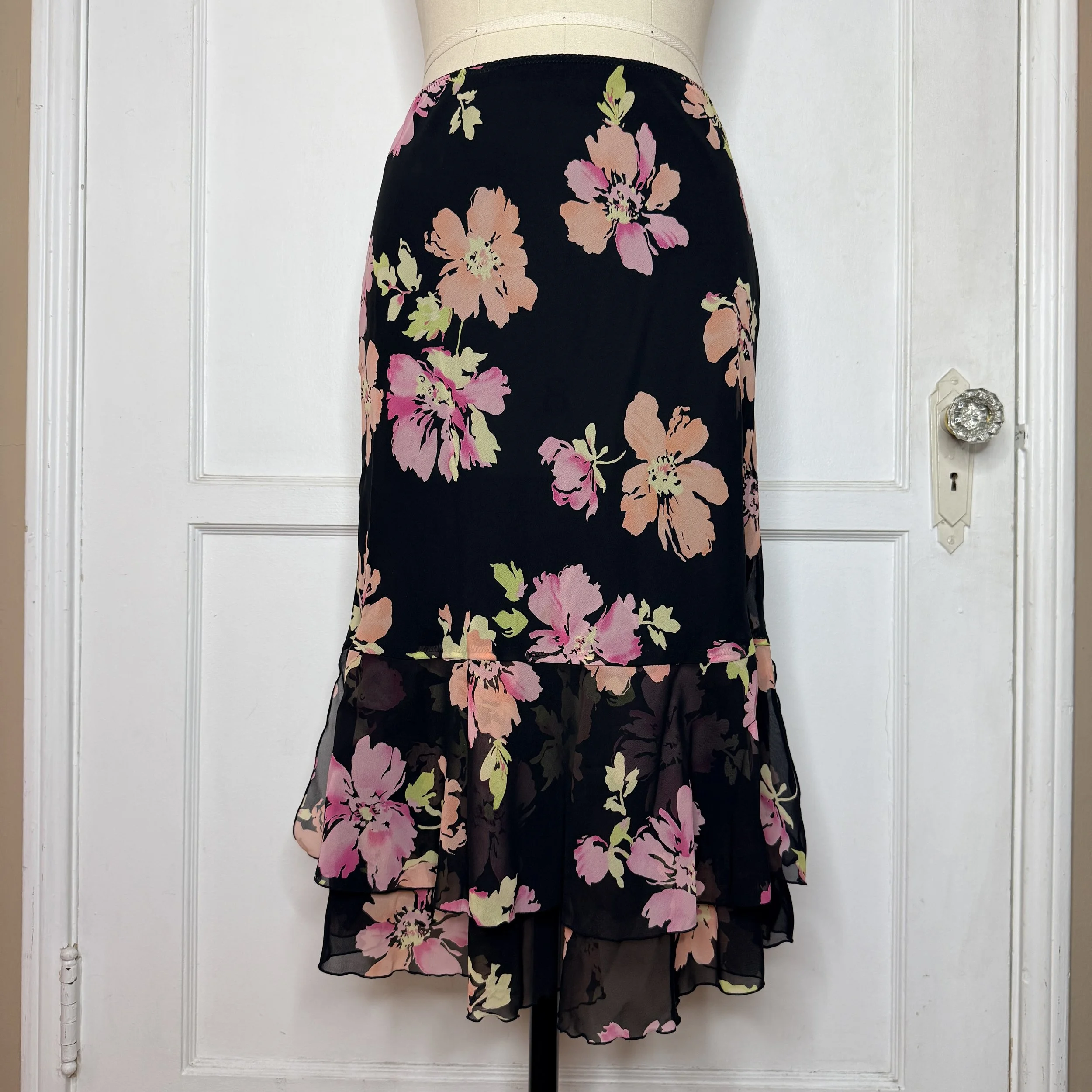 casualcornerblackfroalmidiskirt1.jpg