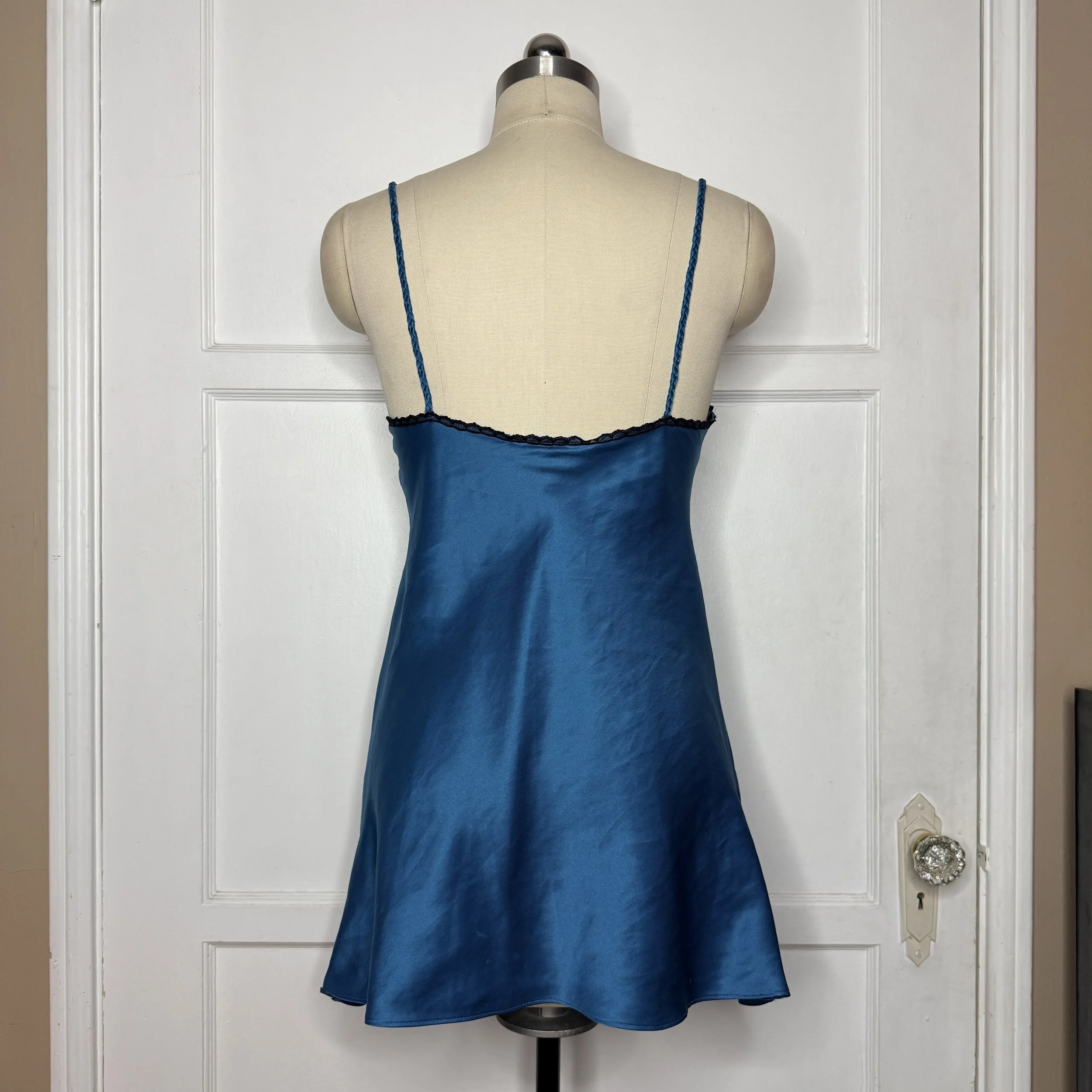 vsblueslipdress5.jpg