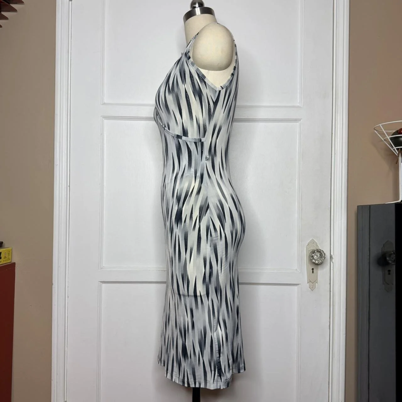 f21greyprintdress3.JPG
